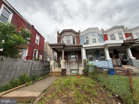Townhouse For Sale - 5555 Webster St<br/> PHILADELPHIA, PA 19143
