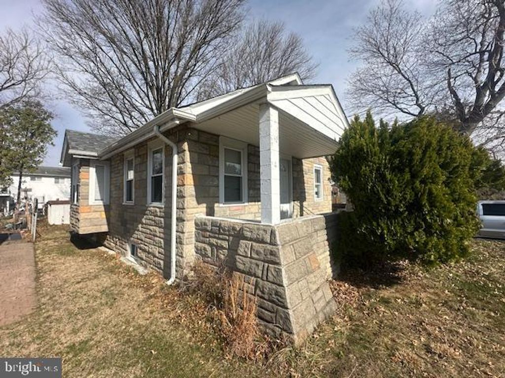 Photo of 24 Keswick Avenue, EWING, NJ 08628 (MLS # NJME2073422)