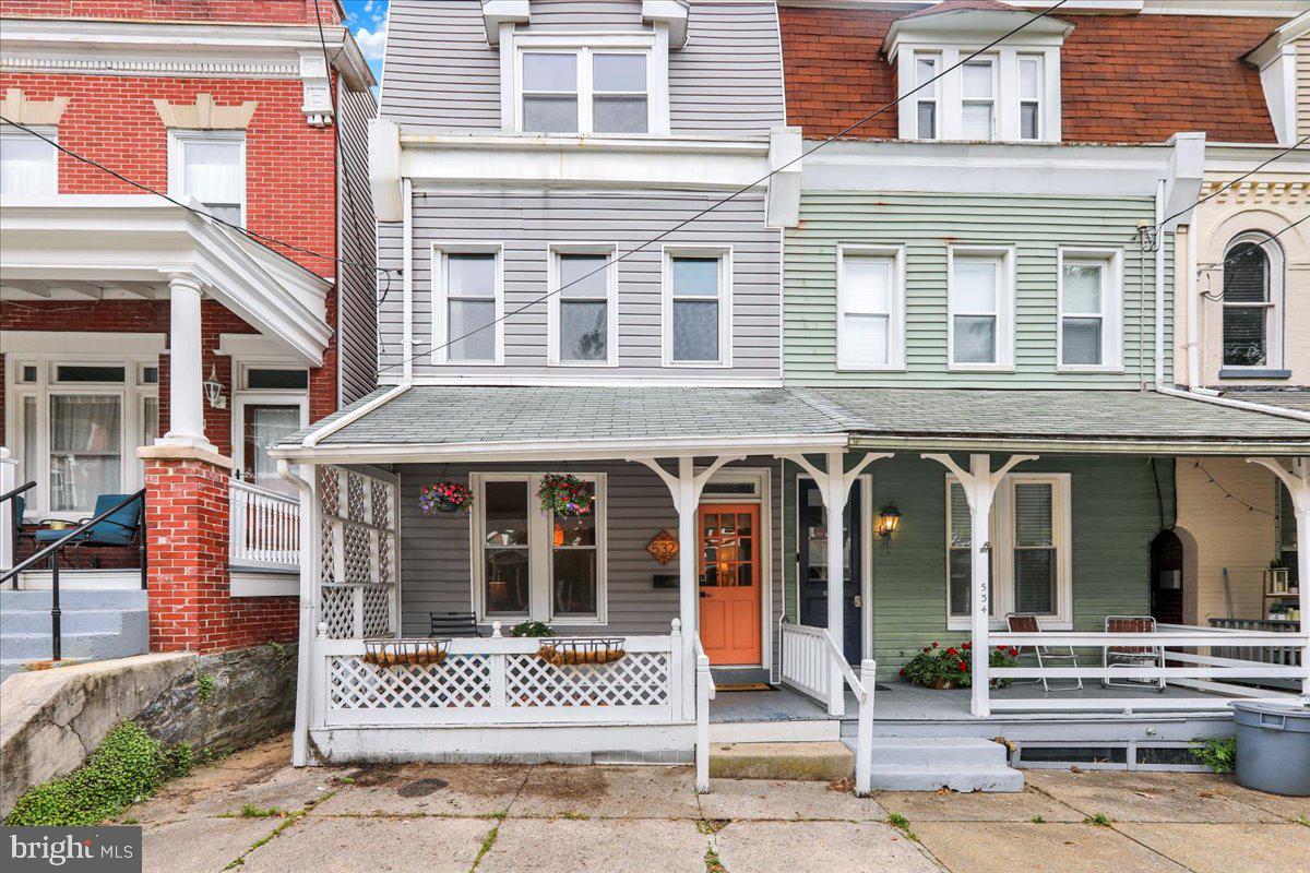 Located in charming Chestnut Hill, this end-of-row townhouse was originally built in 1900. Inside, you'll find 5 bedrooms, 2 full bathrooms, 1,800 square feet of living space, central AC and gas heat. The main floor welcomes with high ceilings, hardwood floors, a full bathroom and a built in banquette dining area. The kitchen has been updated including warm bucher block counters and stainless steel appliances and opens into a main floor laundry/mud room. The quaint rear yard is ideal for enjoying morning coffee or hosting intimate gatherings. Walkable to some of the best spots in the City of Lancaster including restaurants, shopping, F&M College, PCAD and Central Market. Schedule your private tour today!