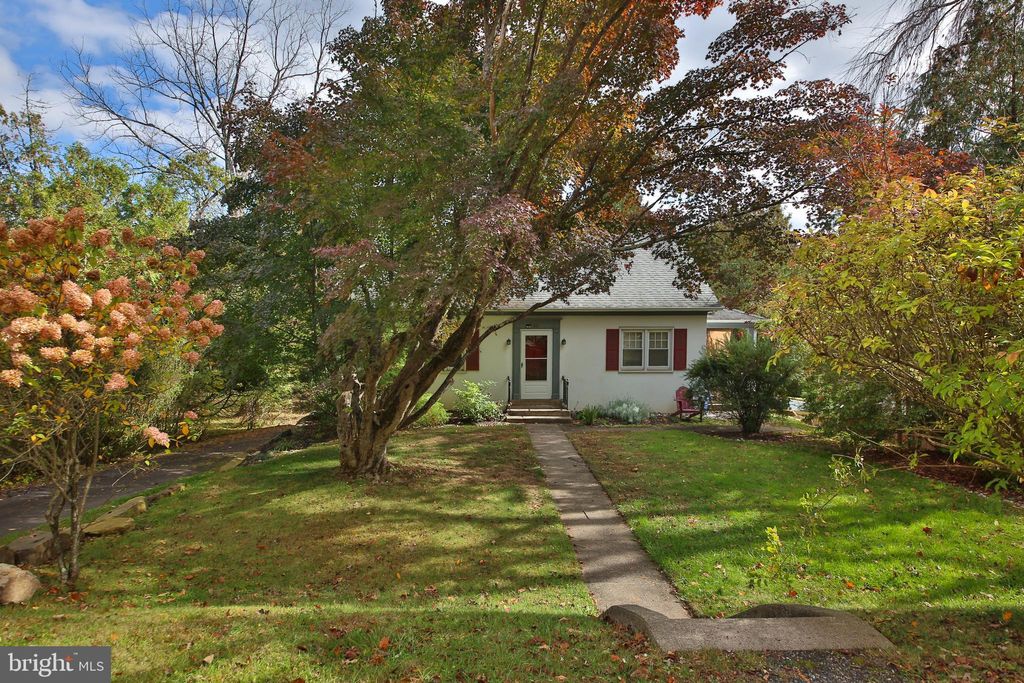 Photo of 96 River Rd, PIPERSVILLE, PA 18947 (MLS # PABU2108264)