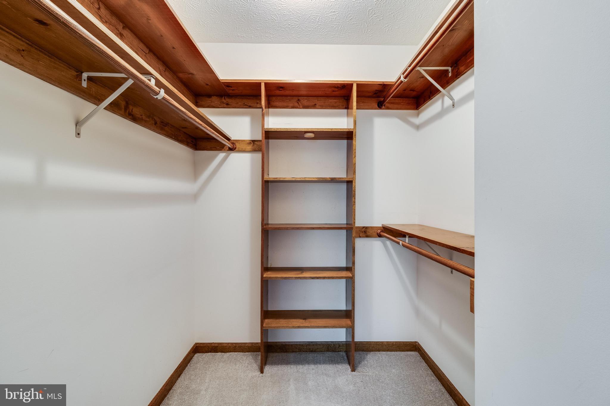 44313 POPLAR WOOD DRIVE