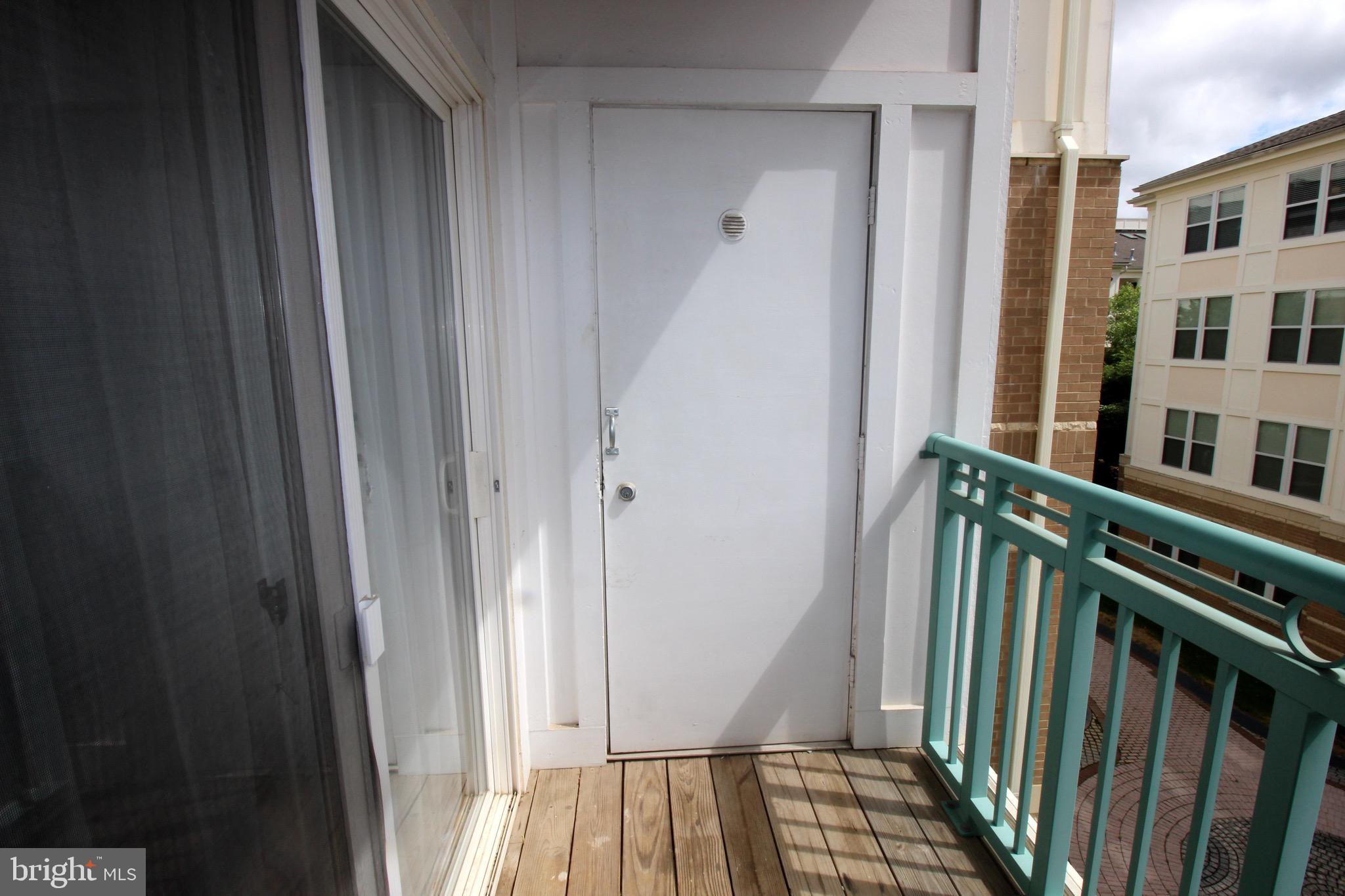 SAVOY AT RESTON TOWN CENTER - Residential Lease