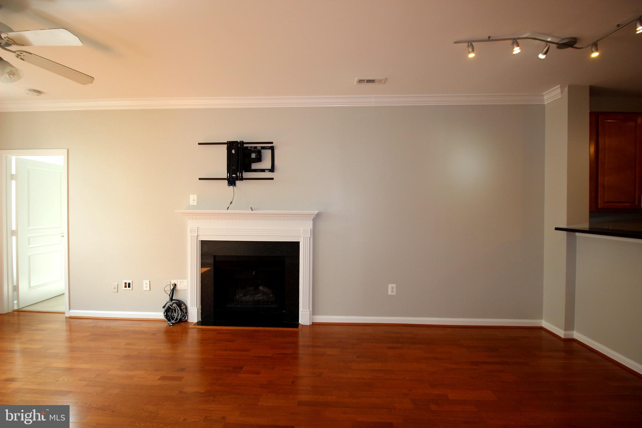 SAVOY AT RESTON TOWN CENTER - Residential Lease