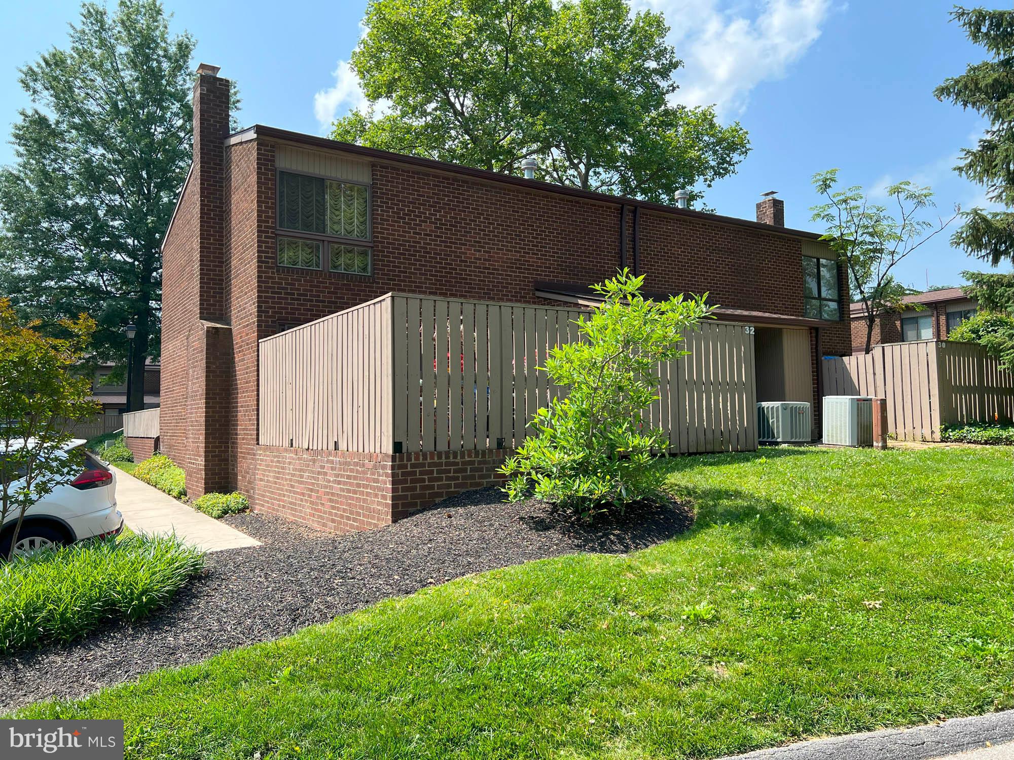 32 FENCEPOST COURT D