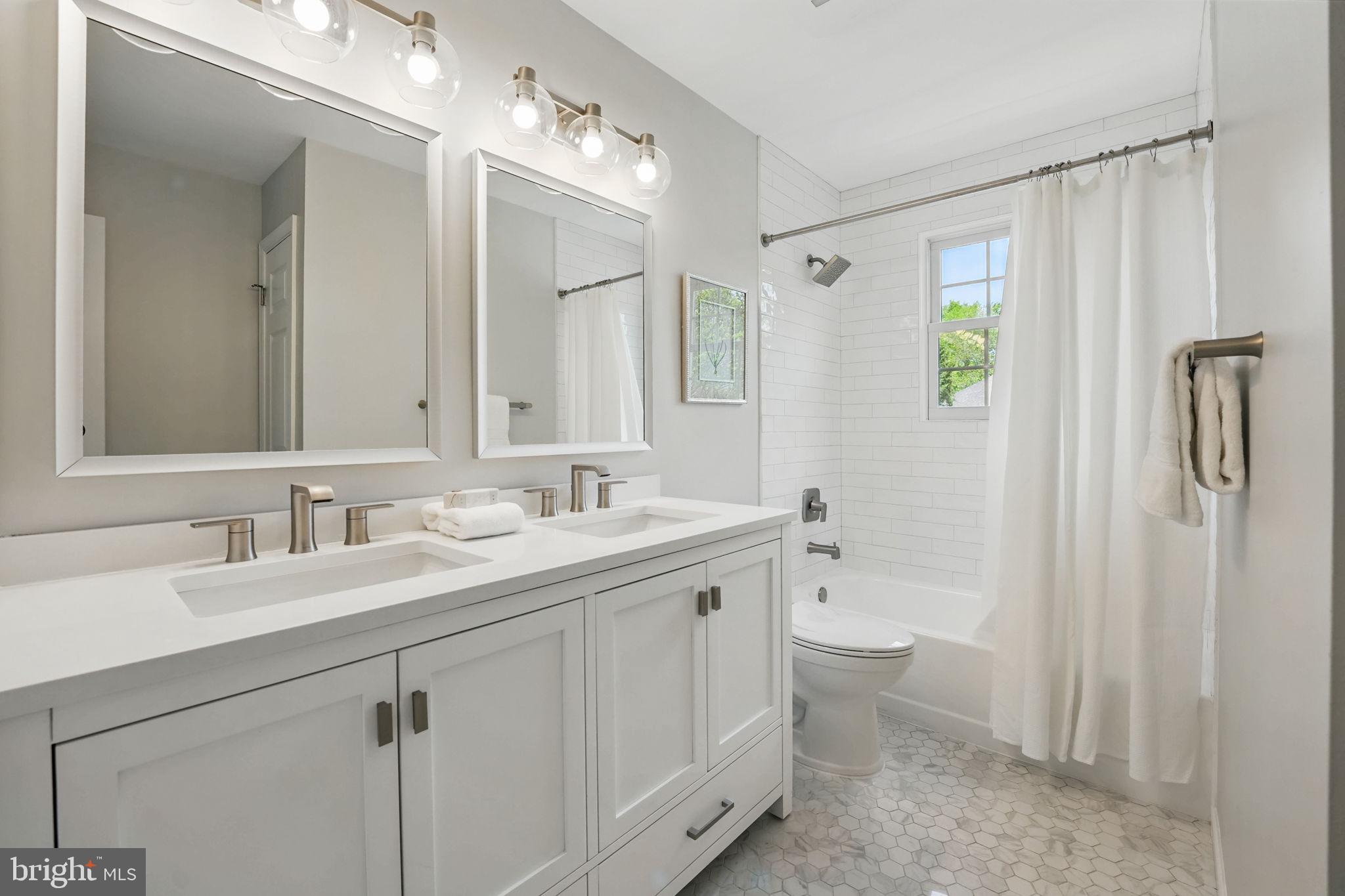 SHAKER WOODS - Residential