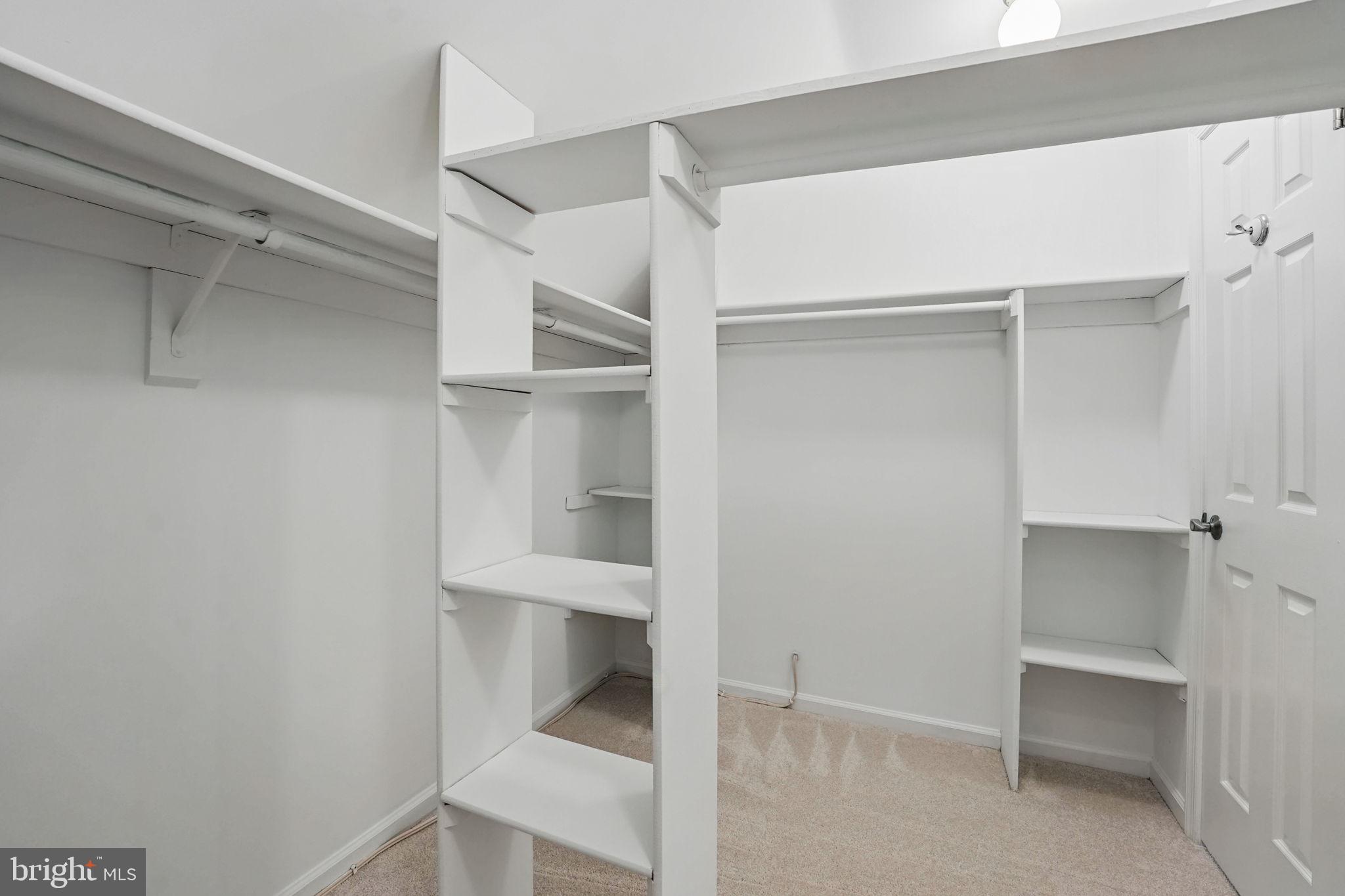 SHAKER WOODS - Residential