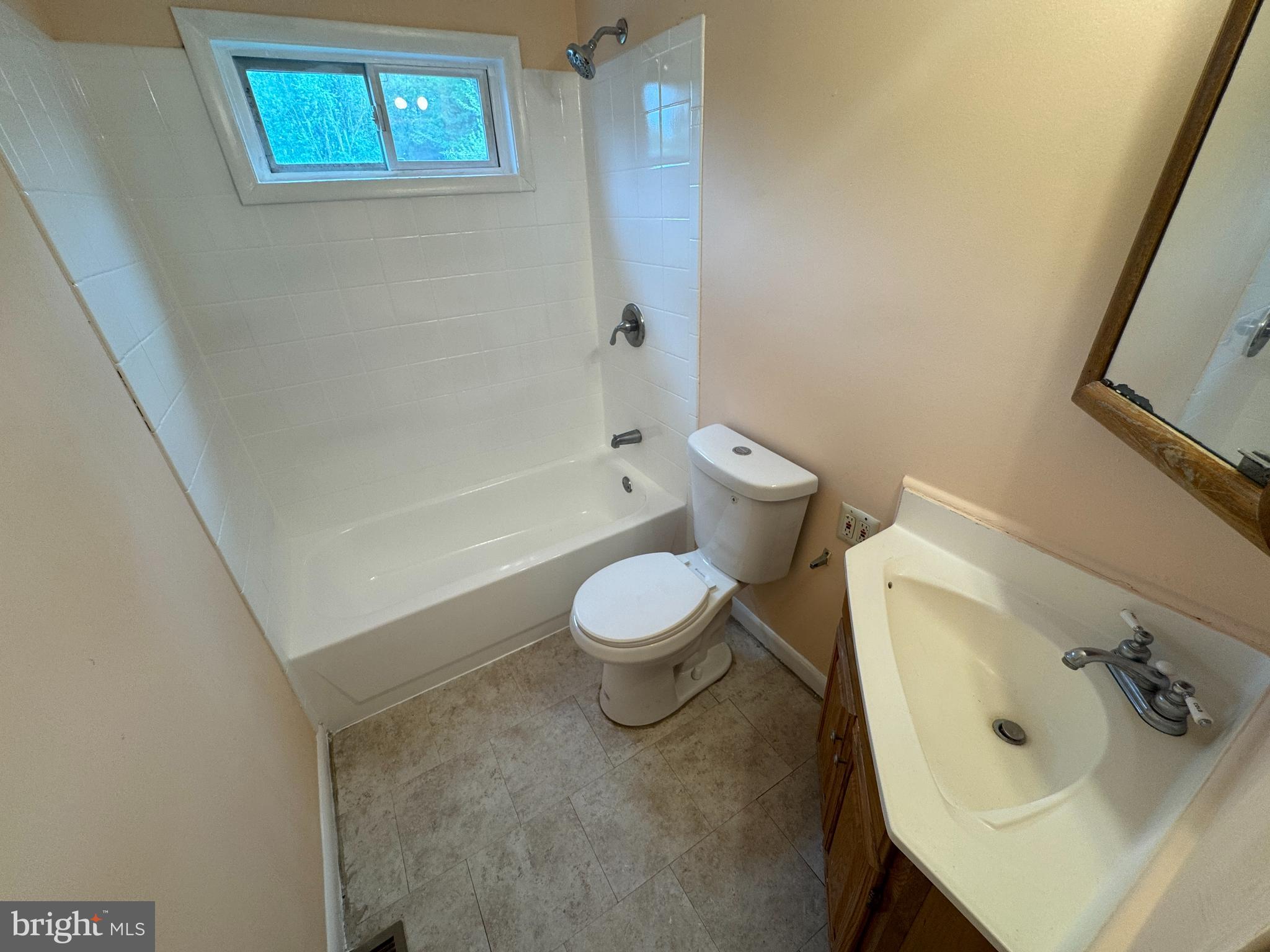LAKELAND - Residential Lease