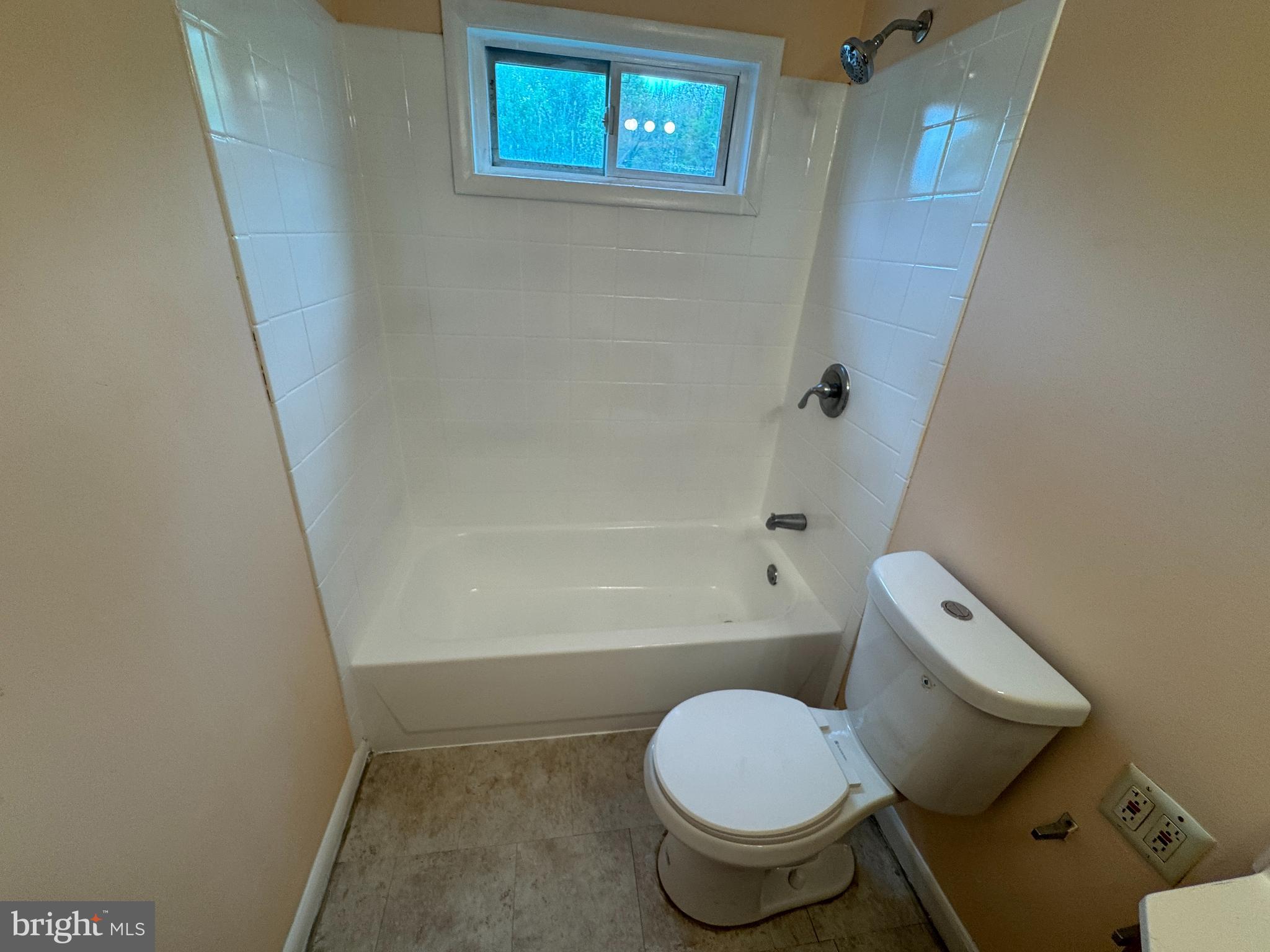 LAKELAND - Residential Lease
