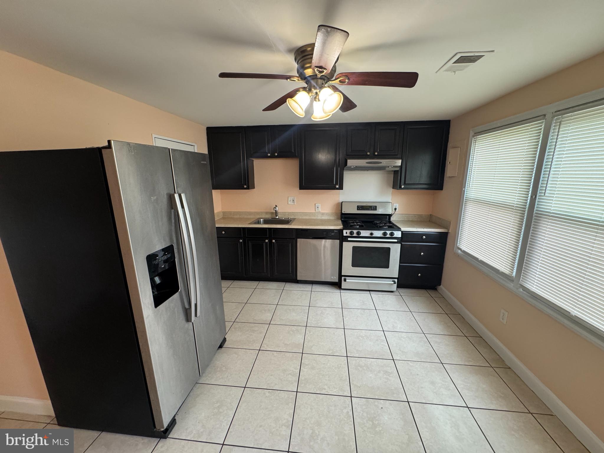 LAKELAND - Residential Lease