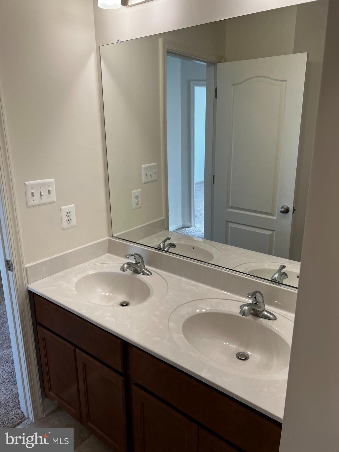 OVERLOOK AT RIVERSIDE - Residential Lease