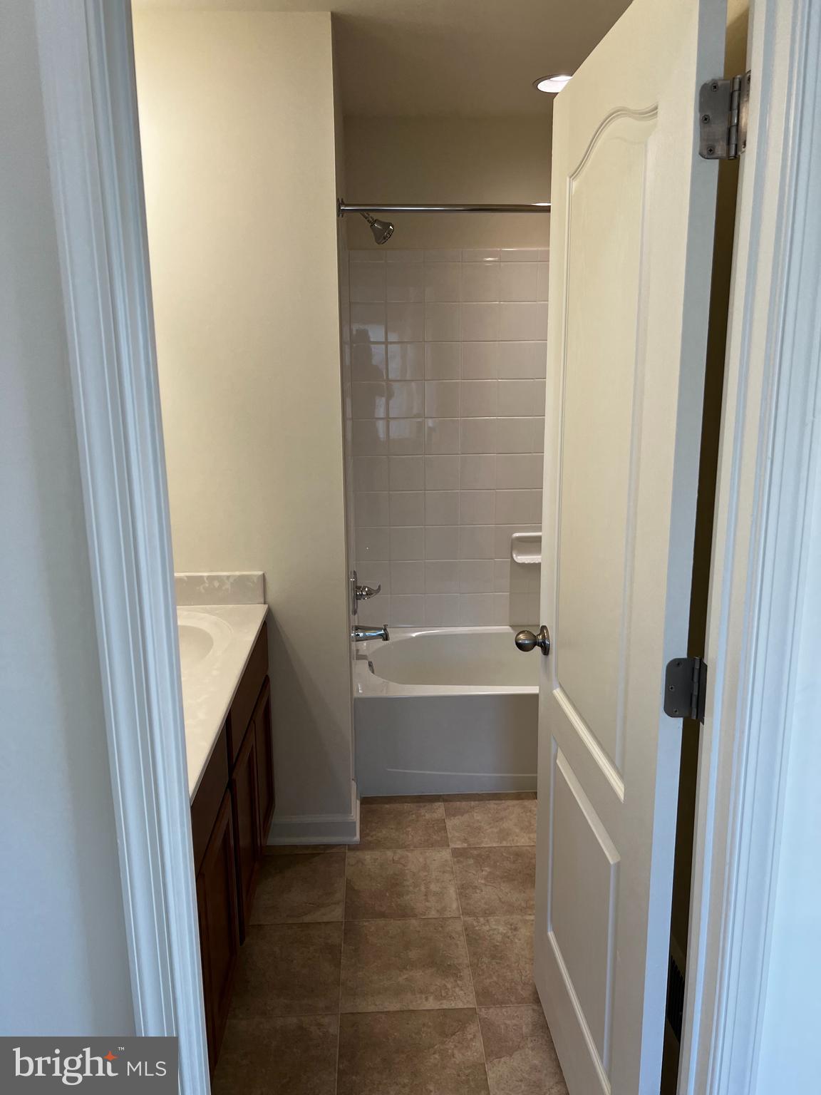 OVERLOOK AT RIVERSIDE - Residential Lease