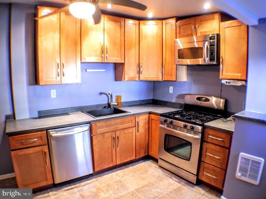 *Available 6/1/2024!*

This charming 2 bedroom, 1 bathroom house features large living room area and kitchen on the first floor. The kitchen is complete with stainless steel appliances, including dishwasher, microwave, oven, refrigerator, and a mini wine fridge! Access to the back patio is located off of the kitchen. Washer/dryer is located in the basement, which also has lots of shelving for storage and laundry, and a full second bathroom! The second floor has two bedrooms, lots of closet space and the full bathroom complete with beautiful back splash tile and large vanity sink.

*Sorry, no pets