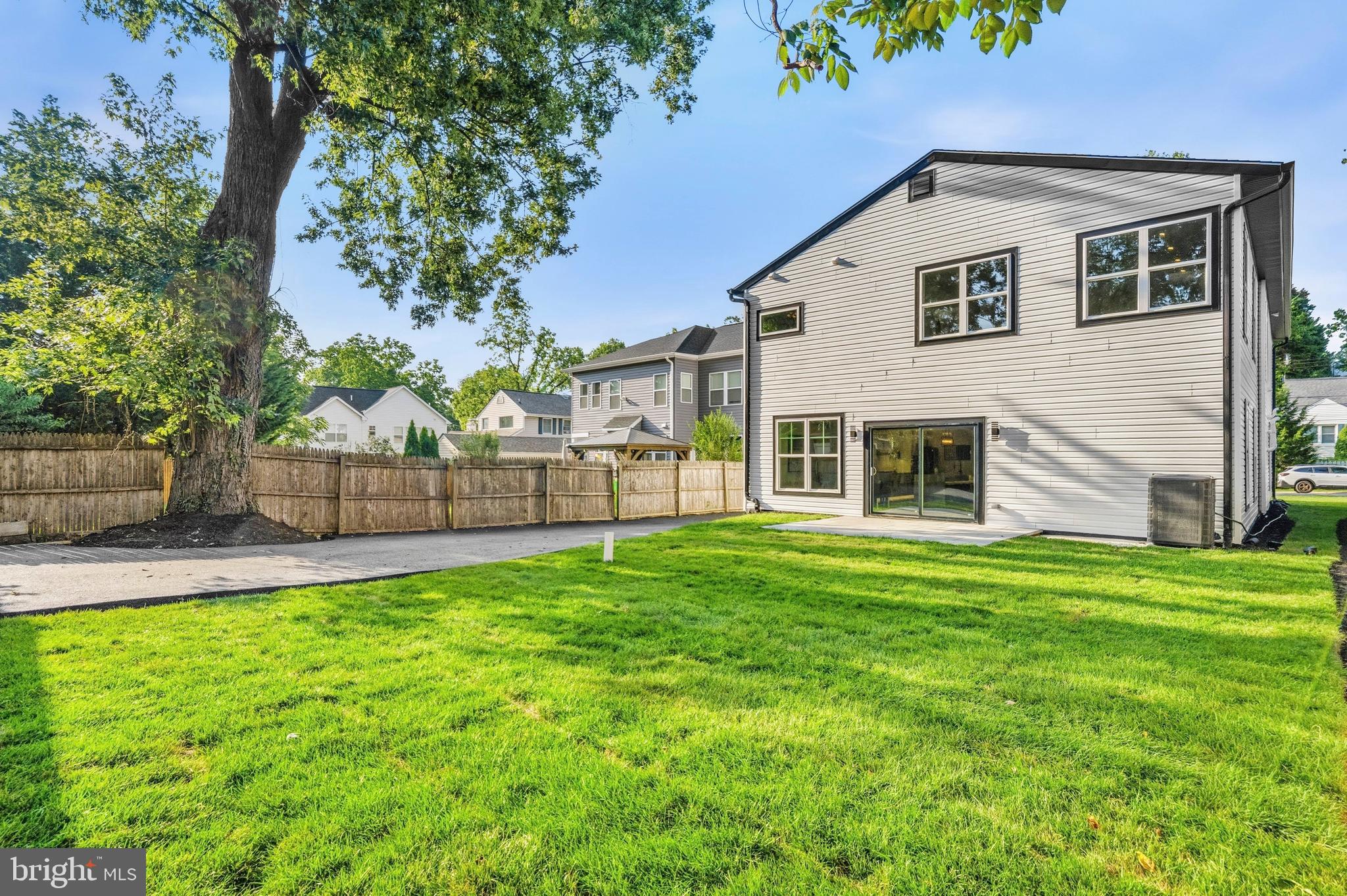 11110 VALLEY VIEW AVENUE