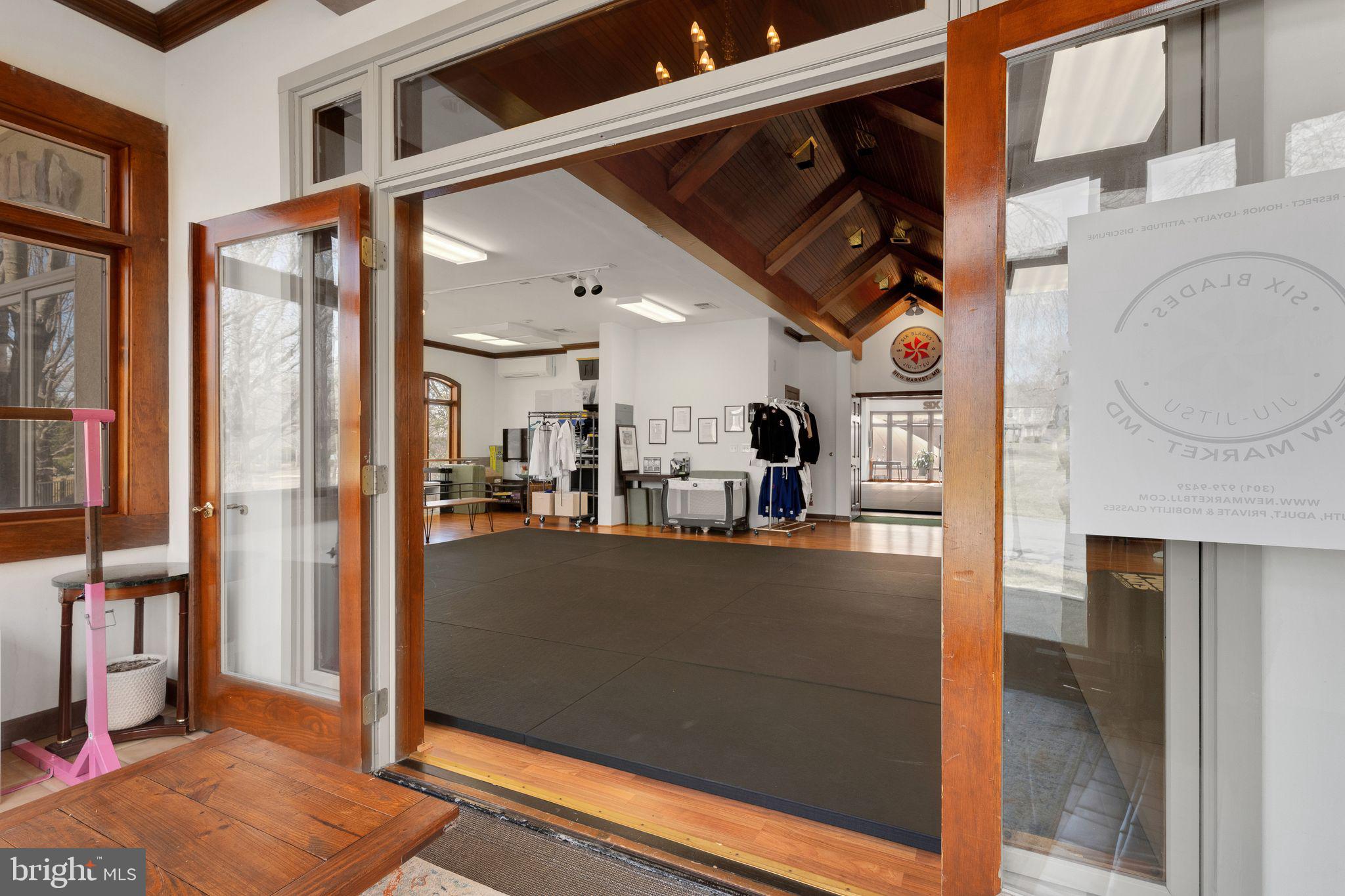 WESTWINDS - Commercial Lease