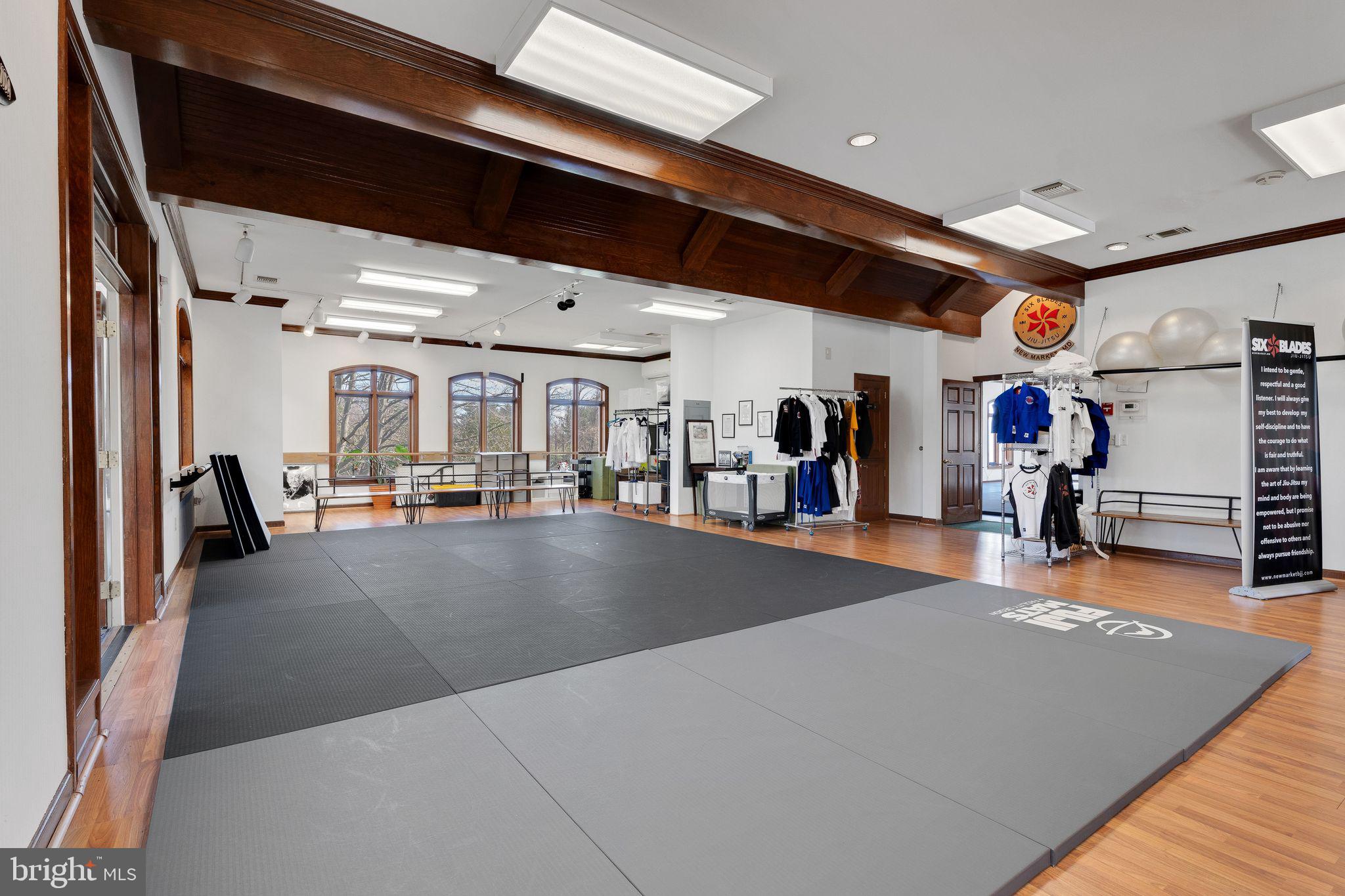 WESTWINDS - Commercial Lease