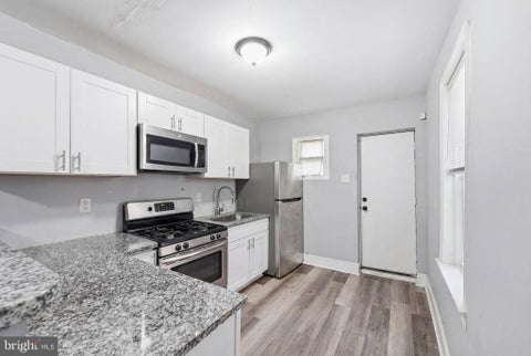 Townhouse For Sale - 2227 Lamotte Street<br/> New Castle County, WILMINGTON, DE 19802