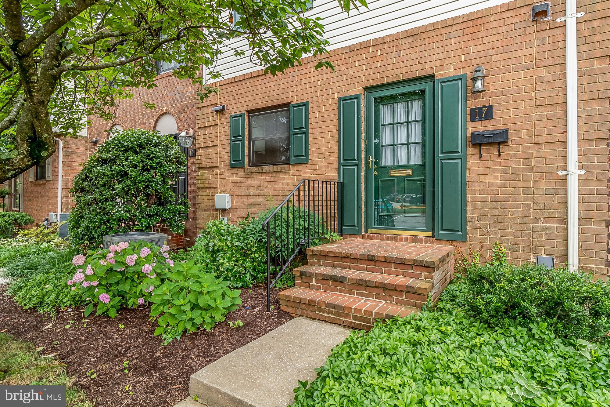 DULANEY TOWERS - Residential