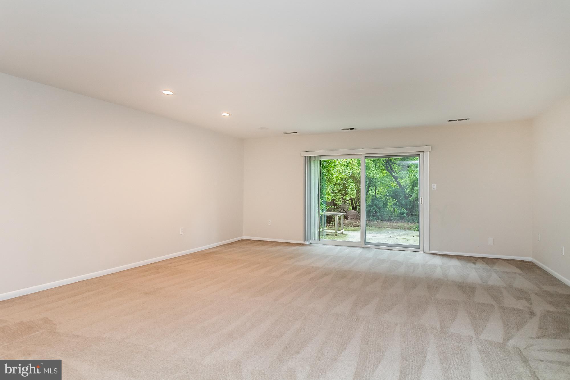 DULANEY TOWERS - Residential