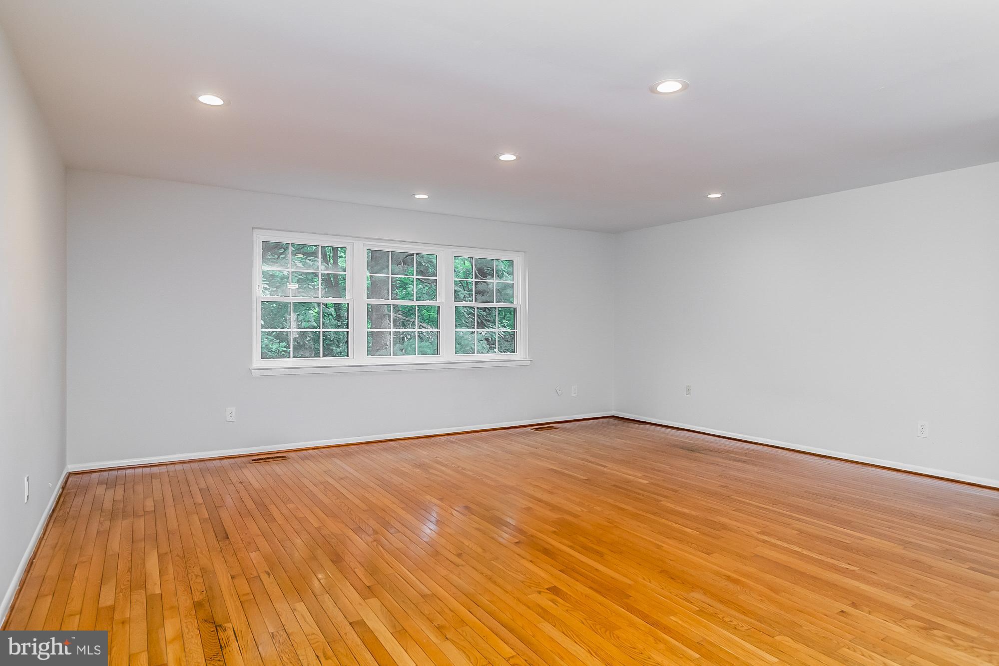 DULANEY TOWERS - Residential