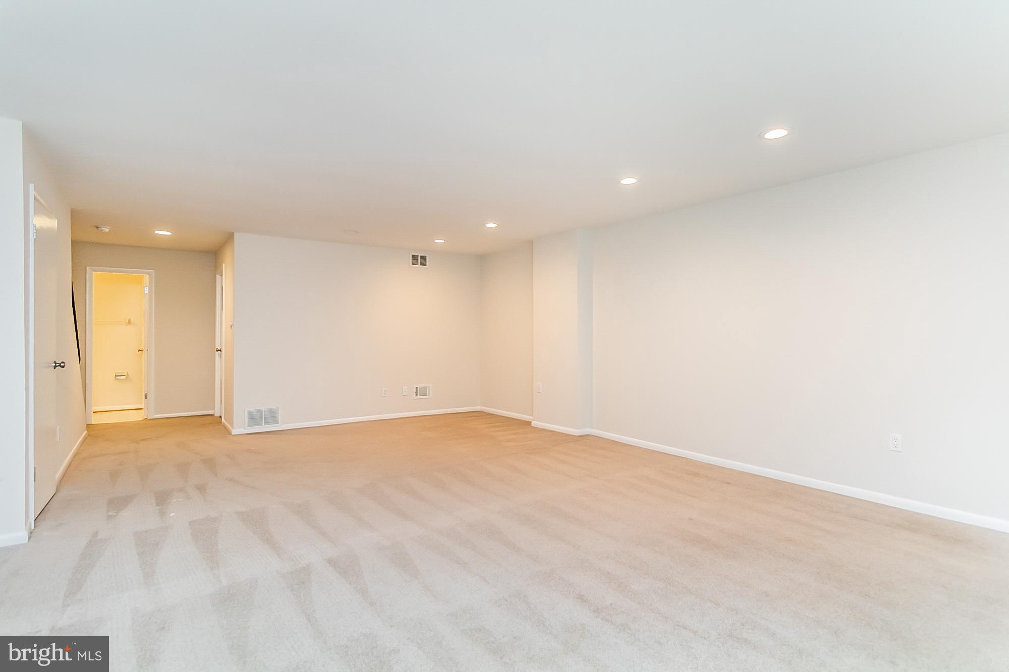 DULANEY TOWERS - Residential