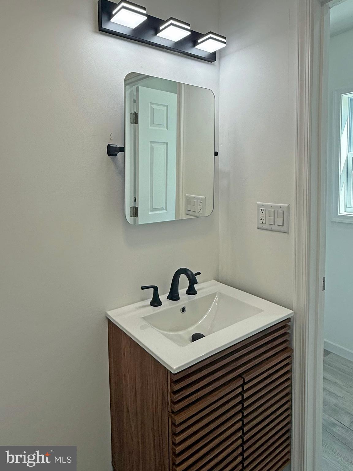 ANGOLA BEACH - Residential