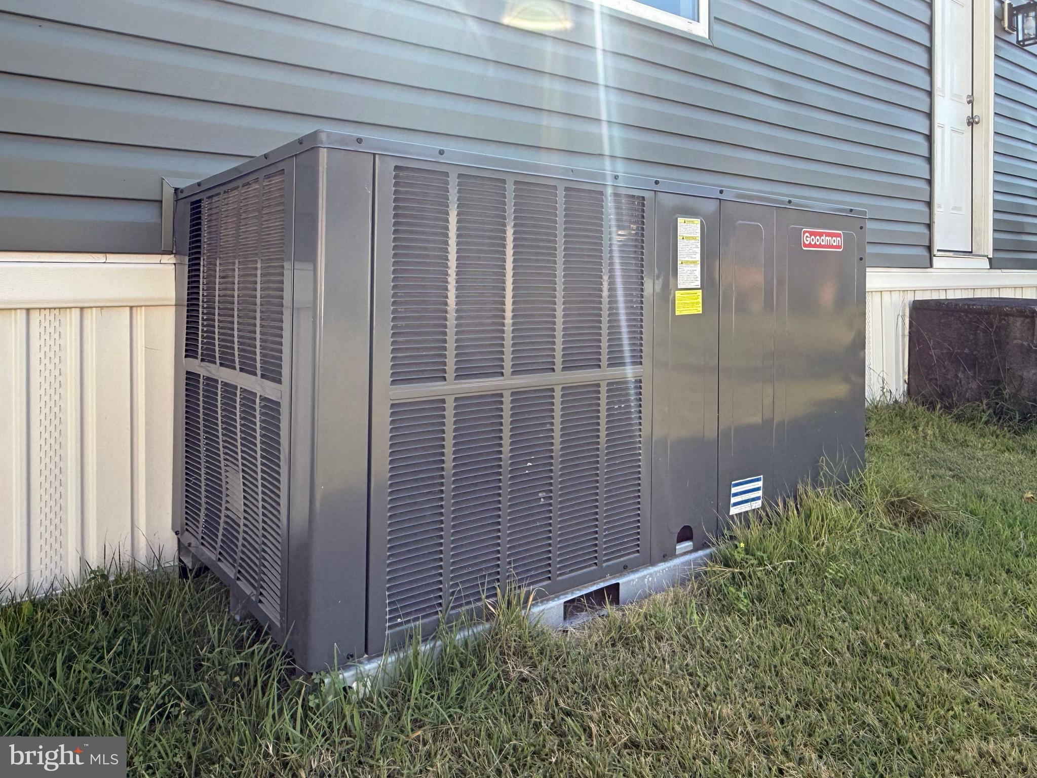 ANGOLA BEACH - Residential