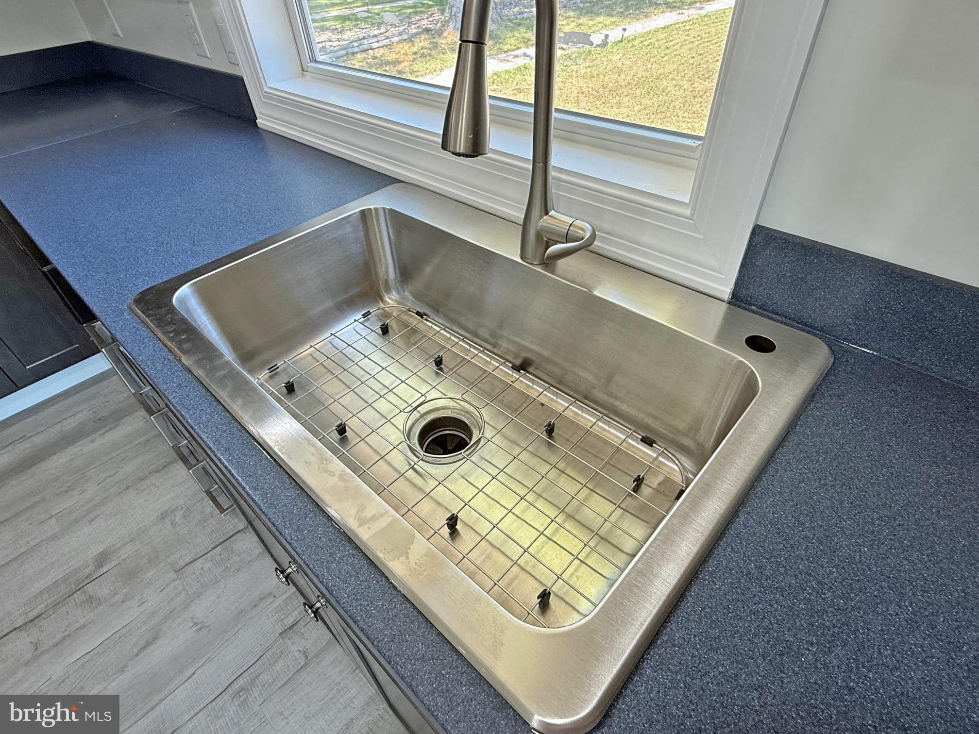 ANGOLA BEACH - Residential