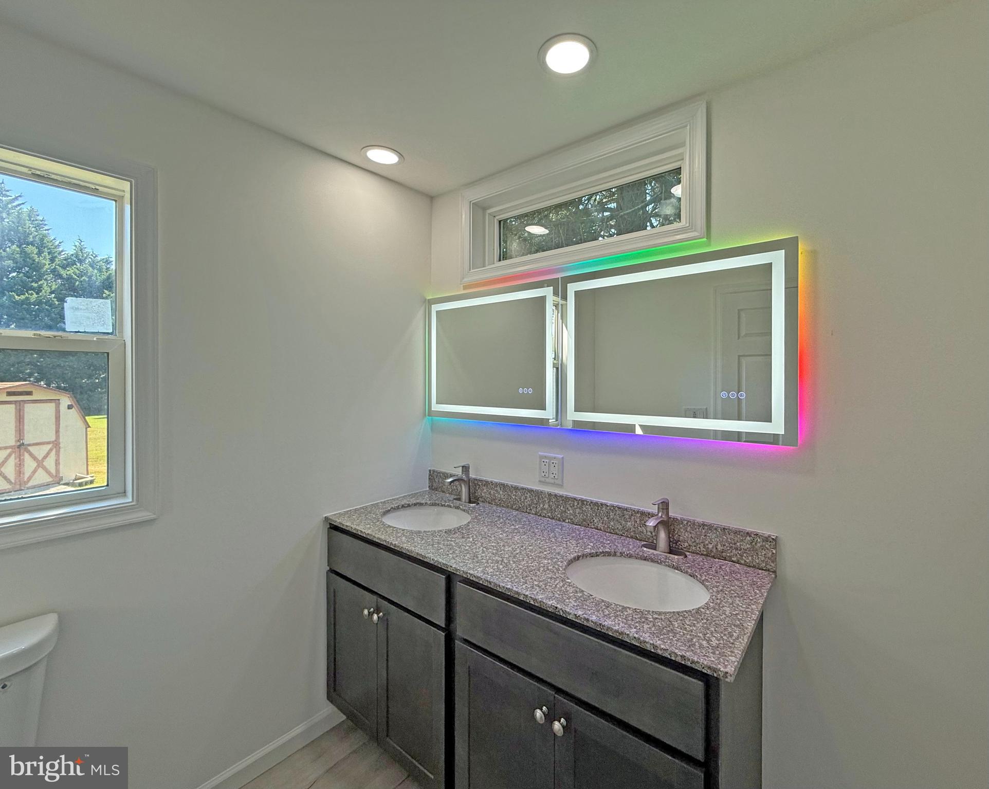 ANGOLA BEACH - Residential