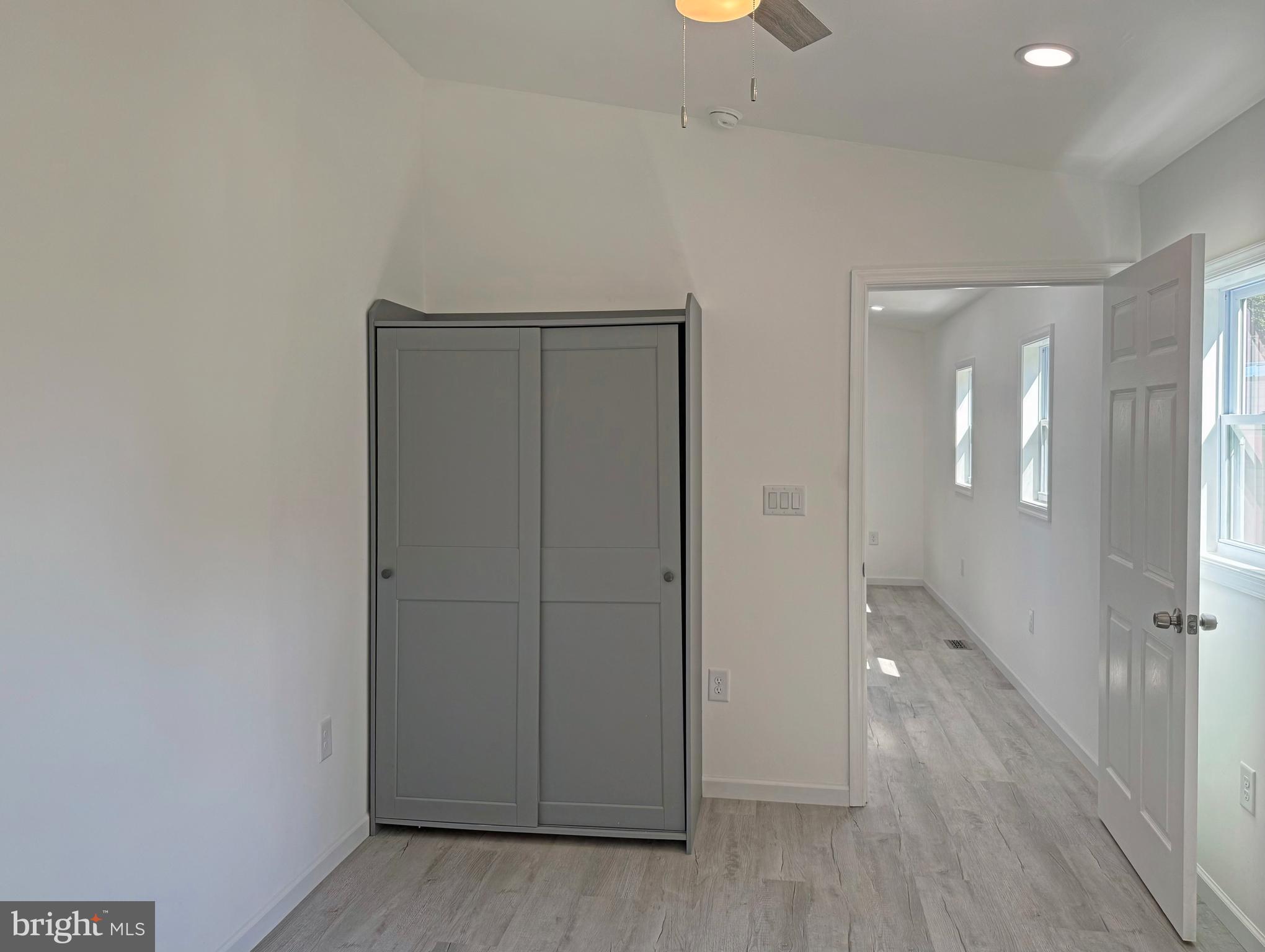 ANGOLA BEACH - Residential