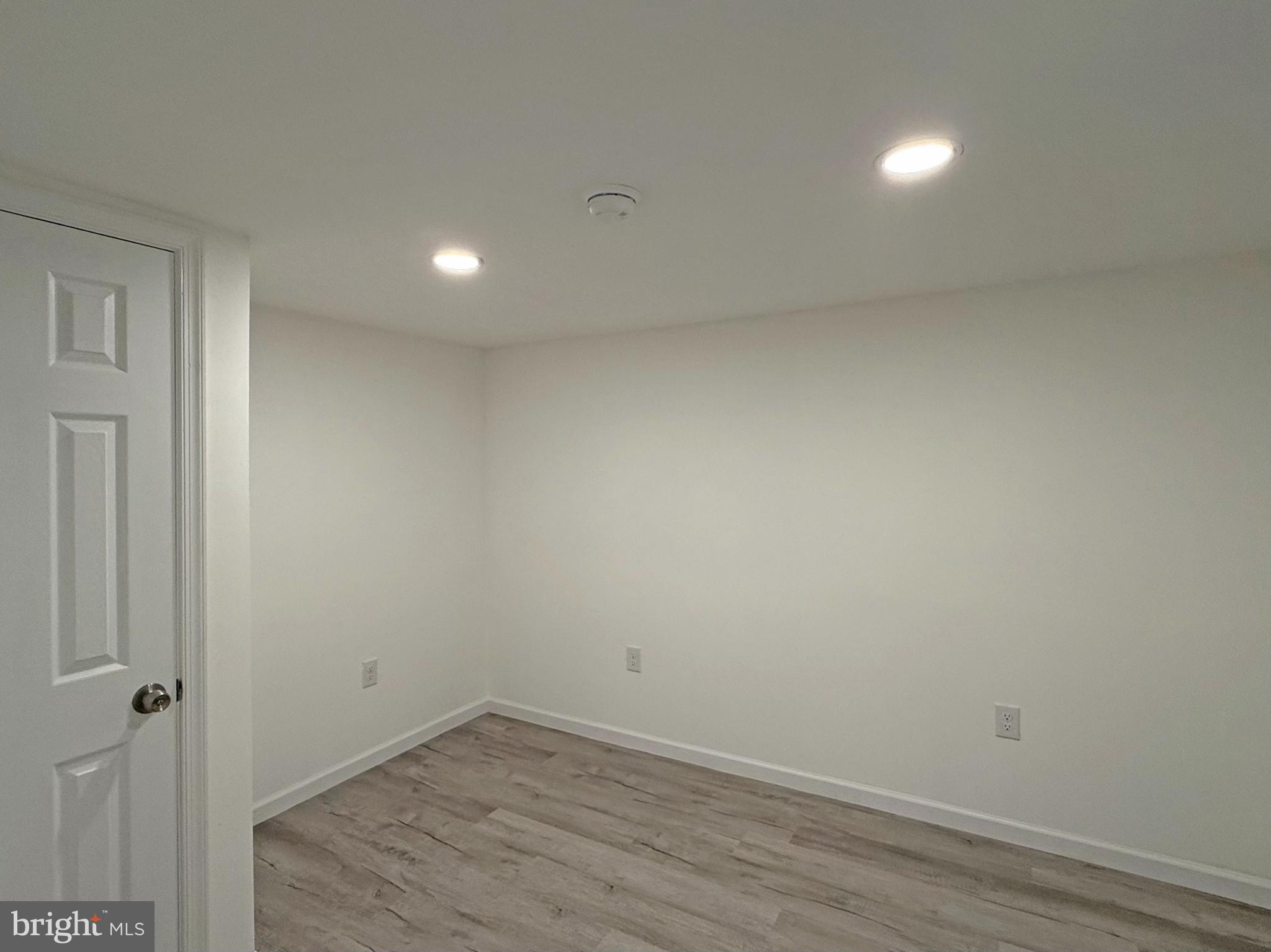 ANGOLA BEACH - Residential