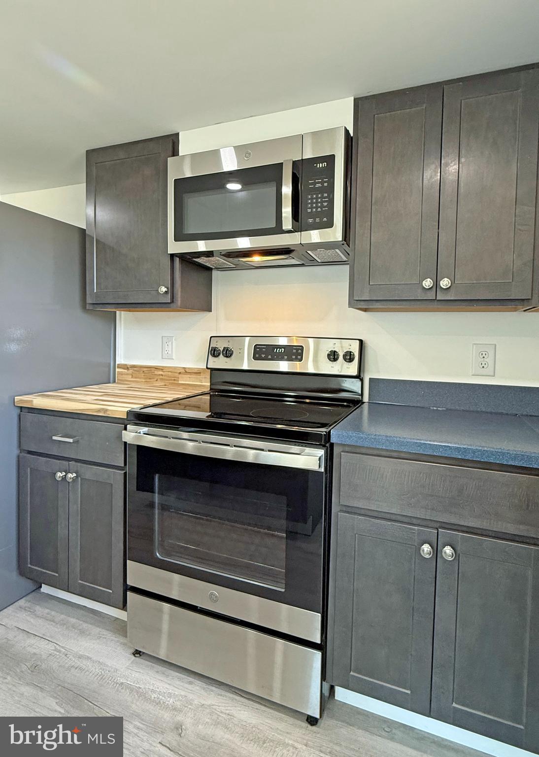 ANGOLA BEACH - Residential