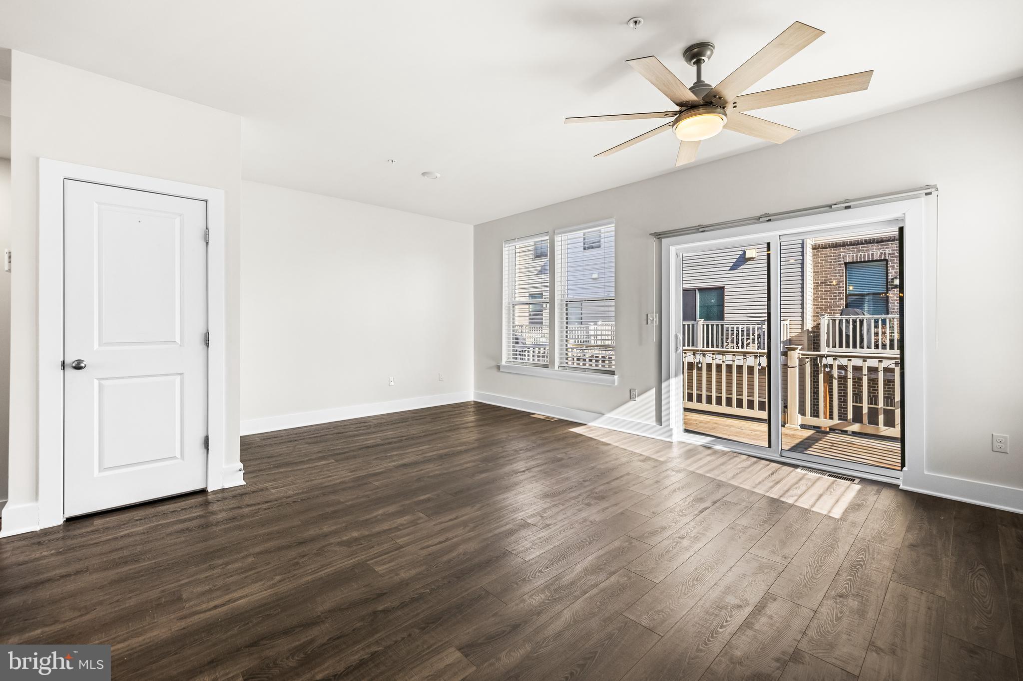 MEDFIELD - Residential