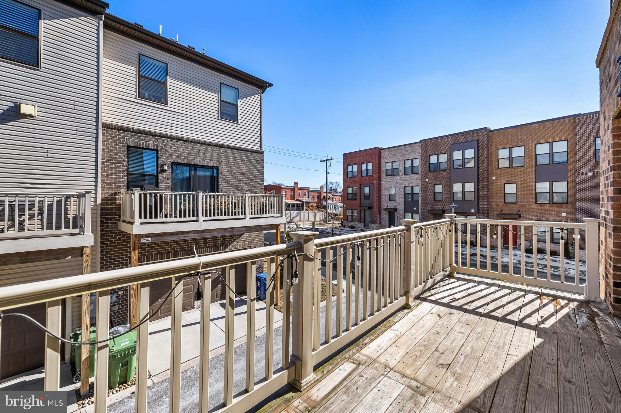 MEDFIELD - Residential