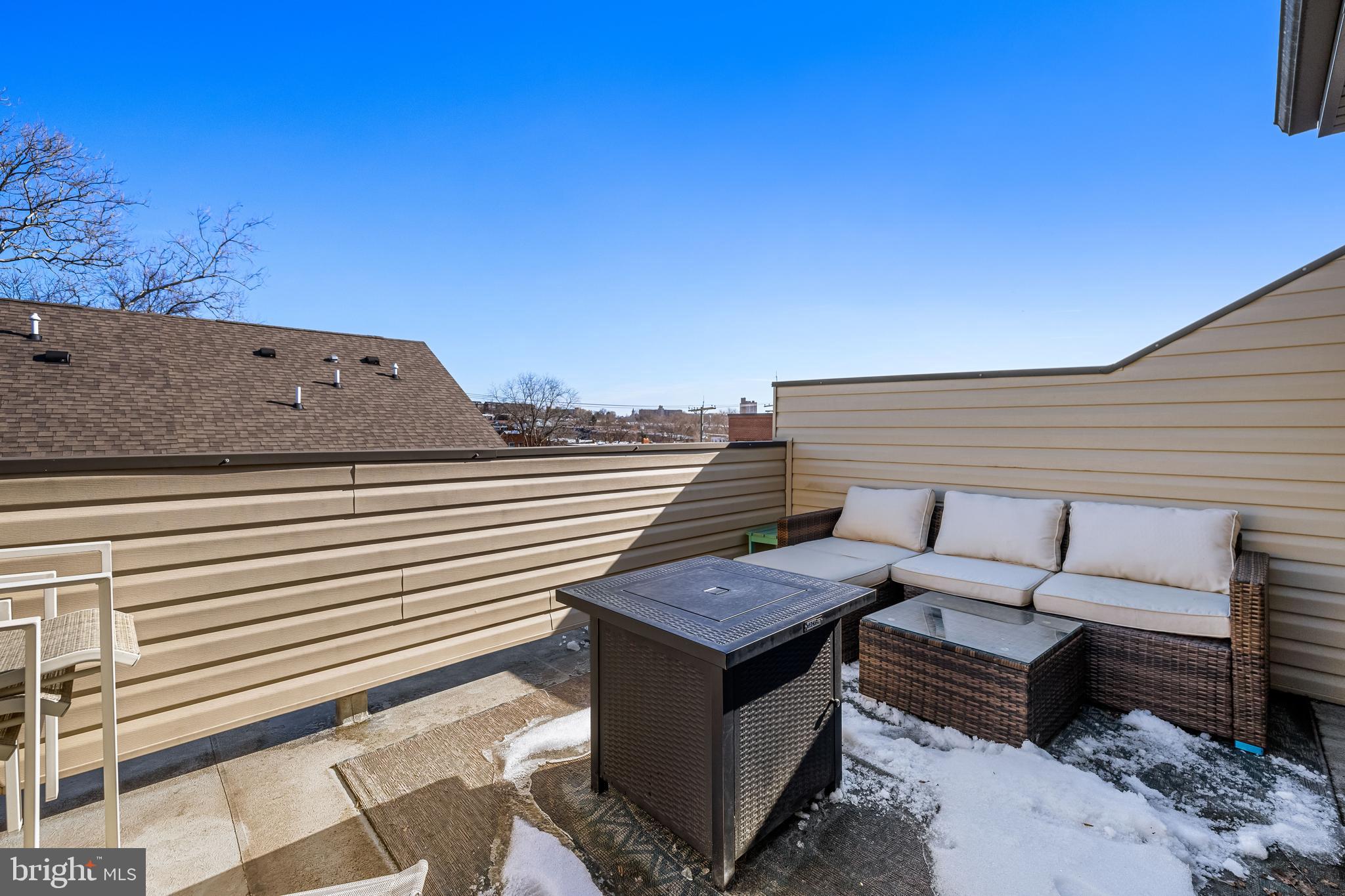 MEDFIELD - Residential