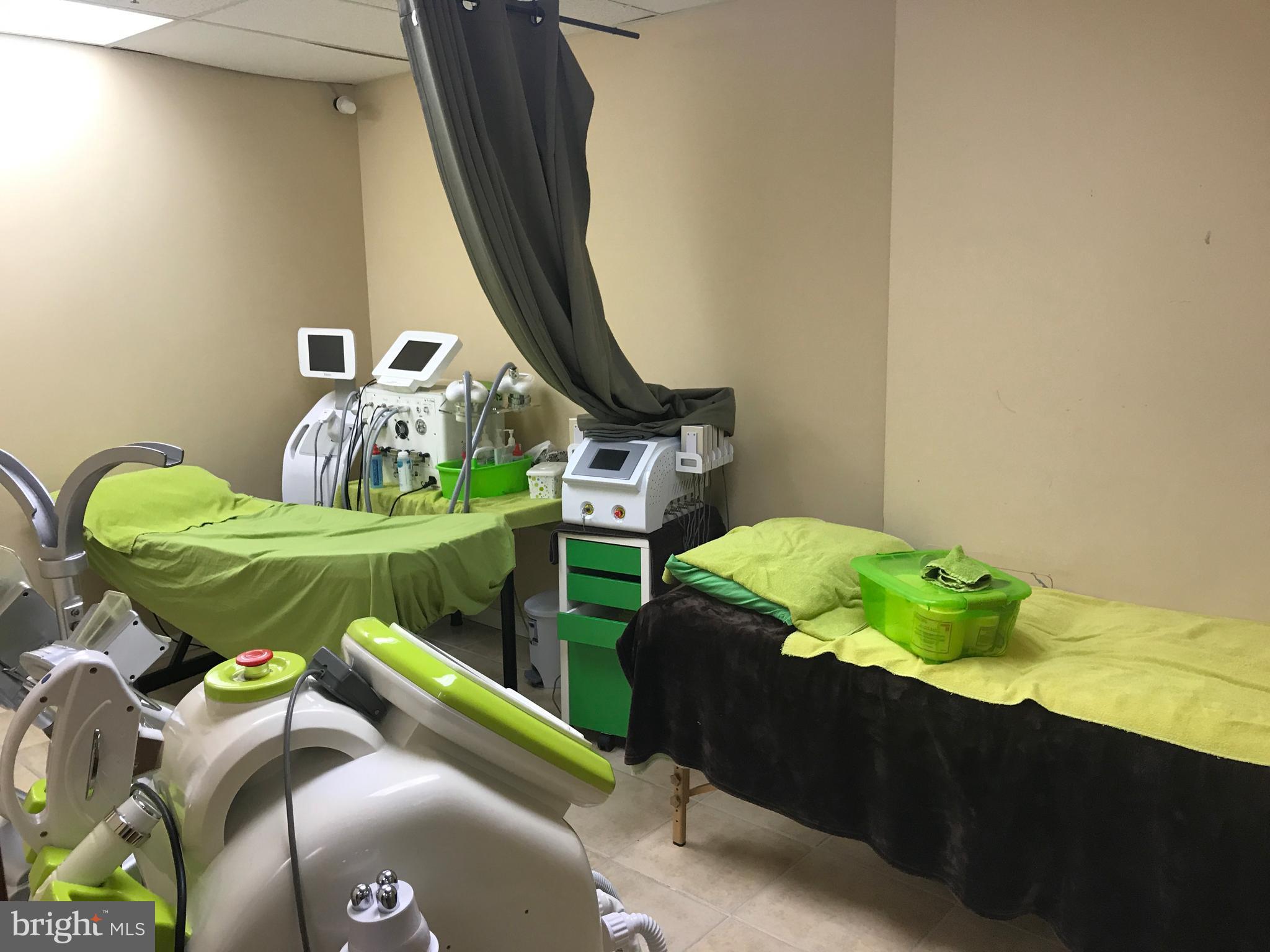 OLD DOMINION SQUARE CONDOMINIUMS - Commercial Lease