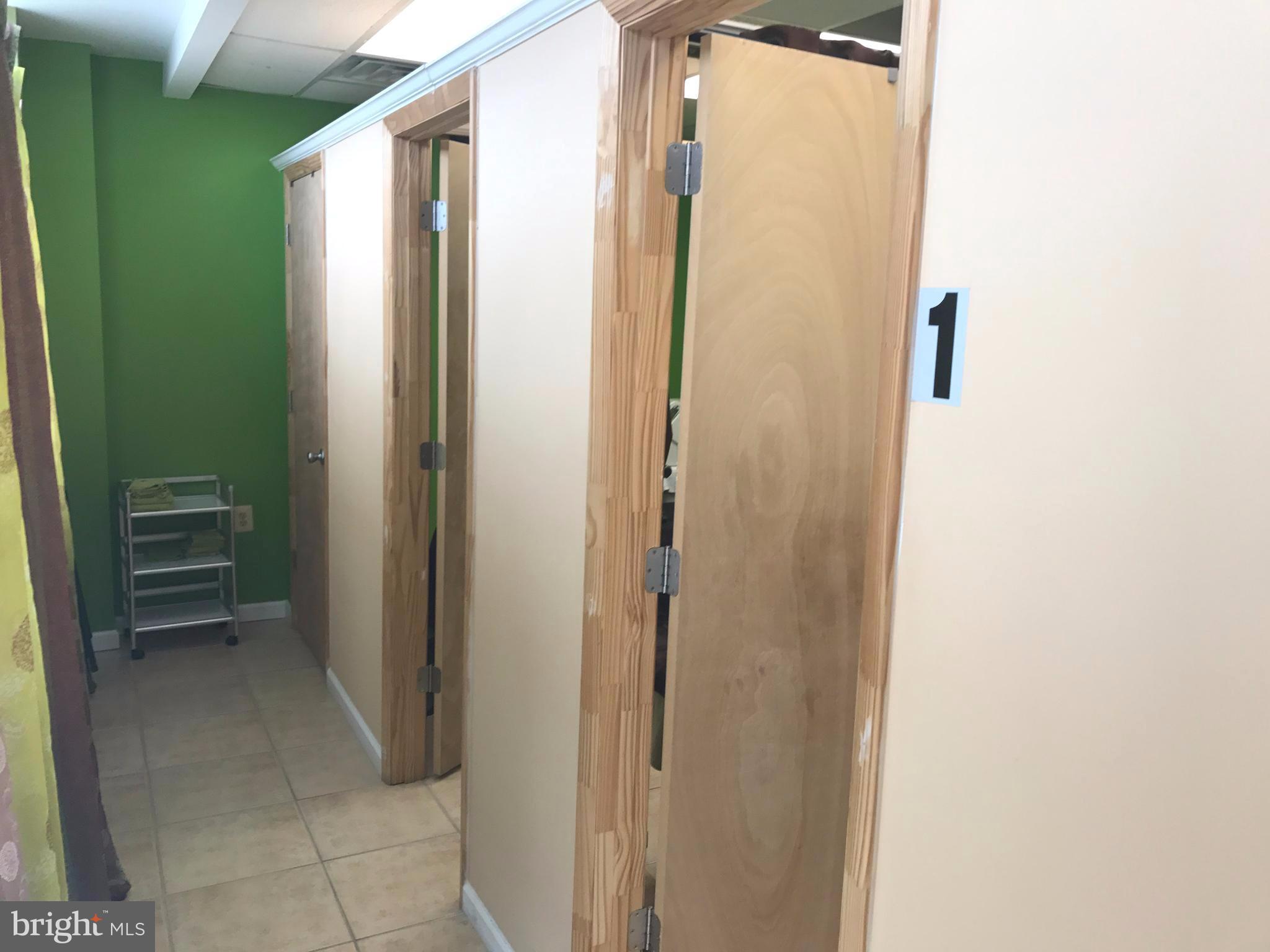 OLD DOMINION SQUARE CONDOMINIUMS - Commercial Lease