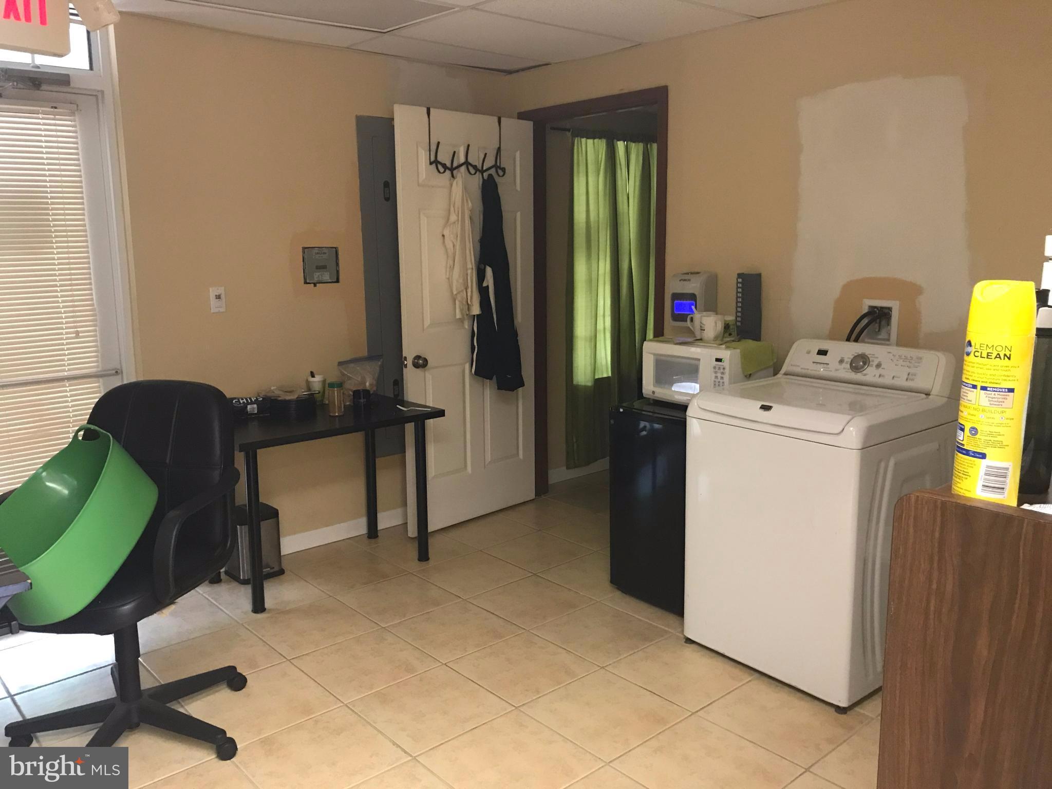 OLD DOMINION SQUARE CONDOMINIUMS - Commercial Lease