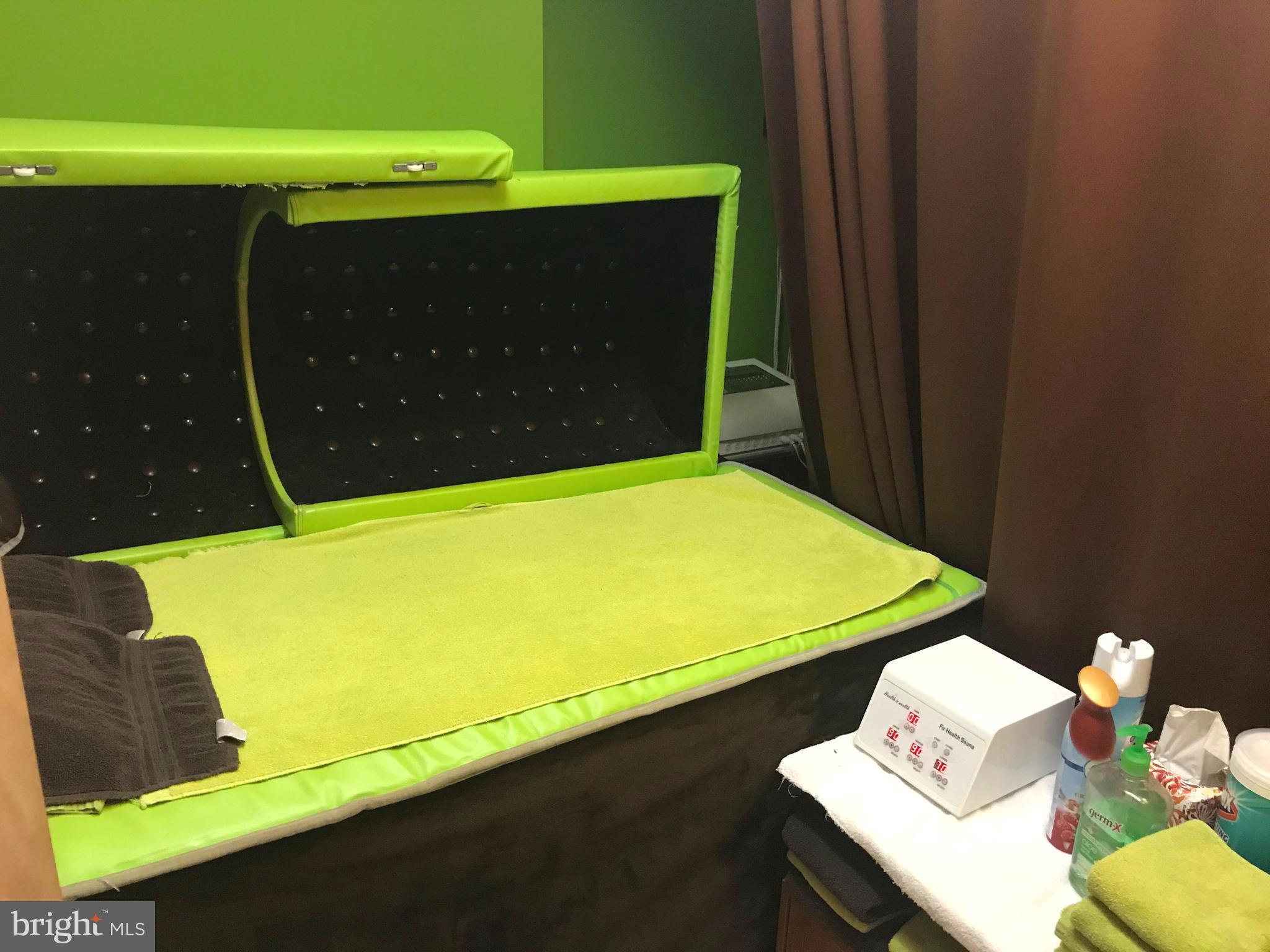 OLD DOMINION SQUARE CONDOMINIUMS - Commercial Lease