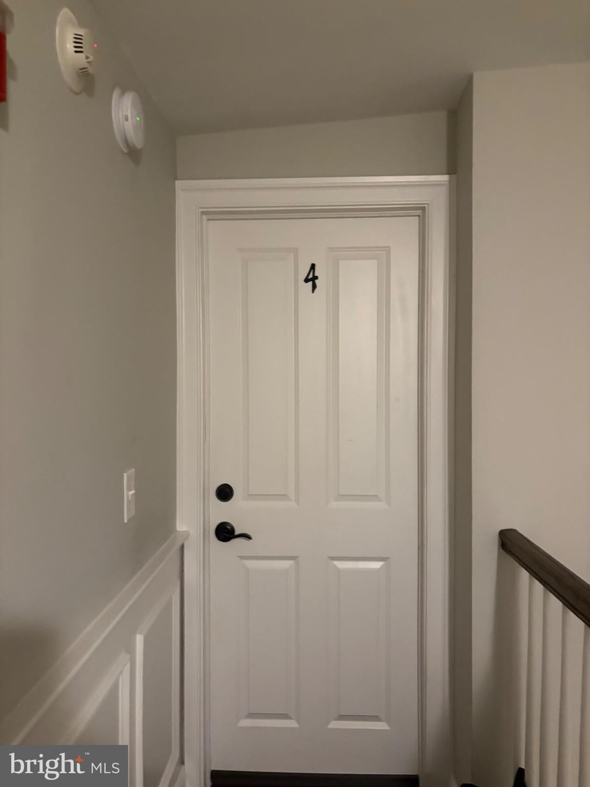 3 W COURT STREET 4