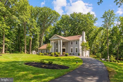 Photo of 4341 Banbury Drive, GAINESVILLE, VA 20155 (MLS # VAPW2115678)