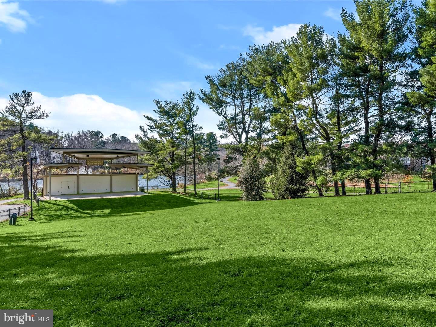 NORMANDIE ON THE LAKE II - Residential