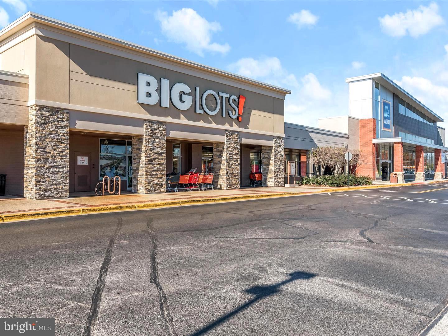 NORMANDIE ON THE LAKE II - Residential