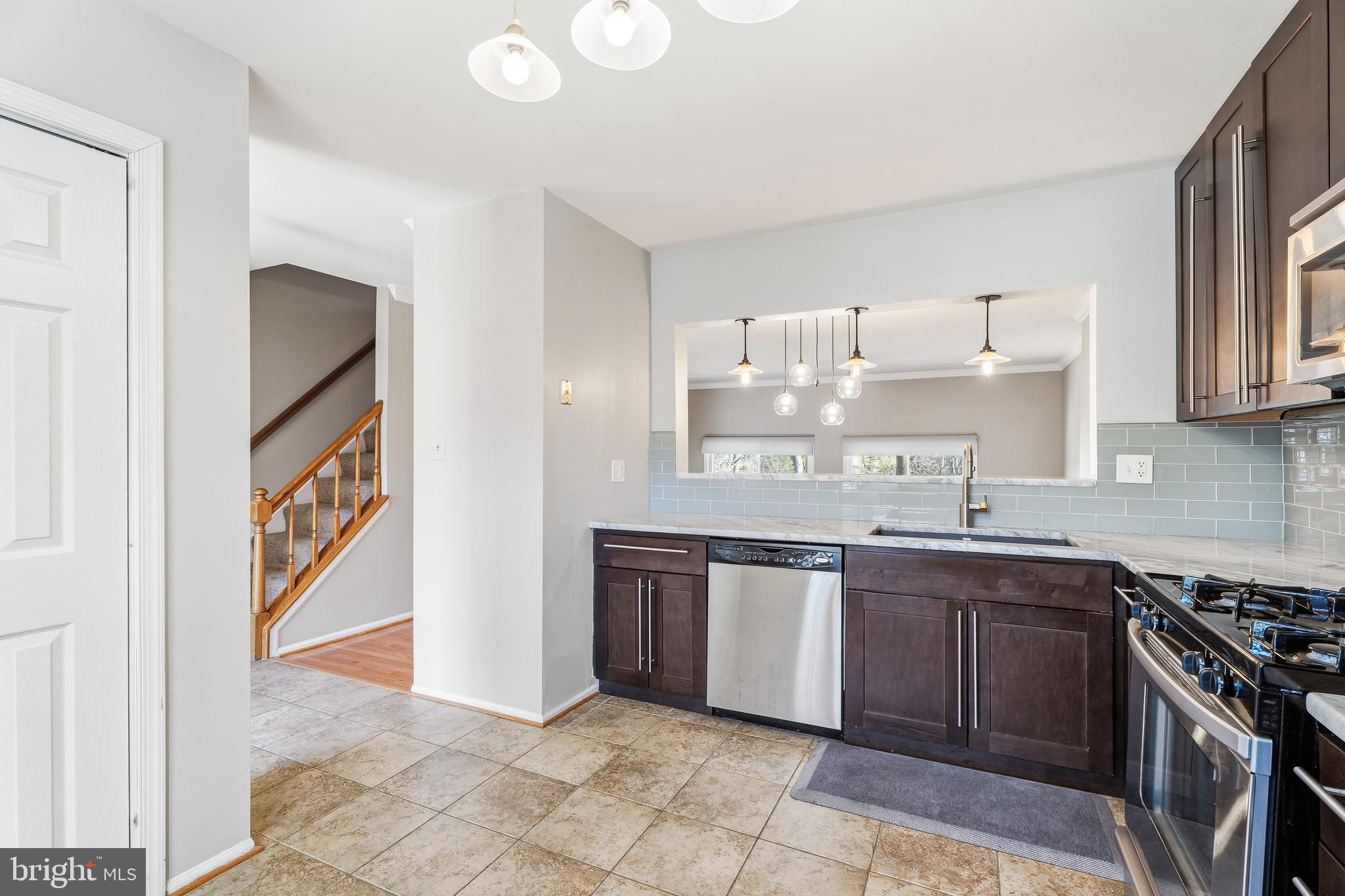 SUMMIT CHASE - Residential Lease