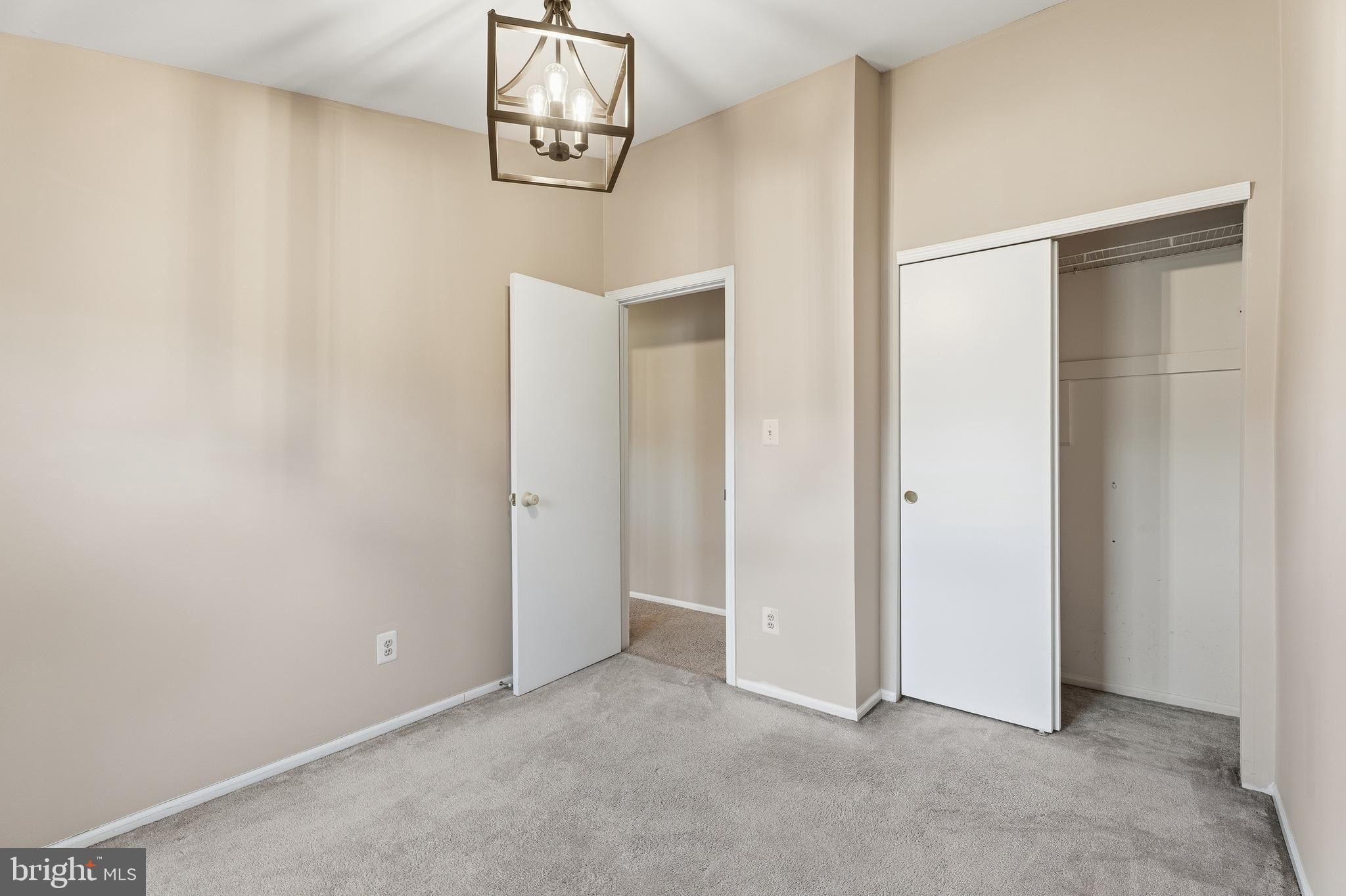 SUMMIT CHASE - Residential Lease