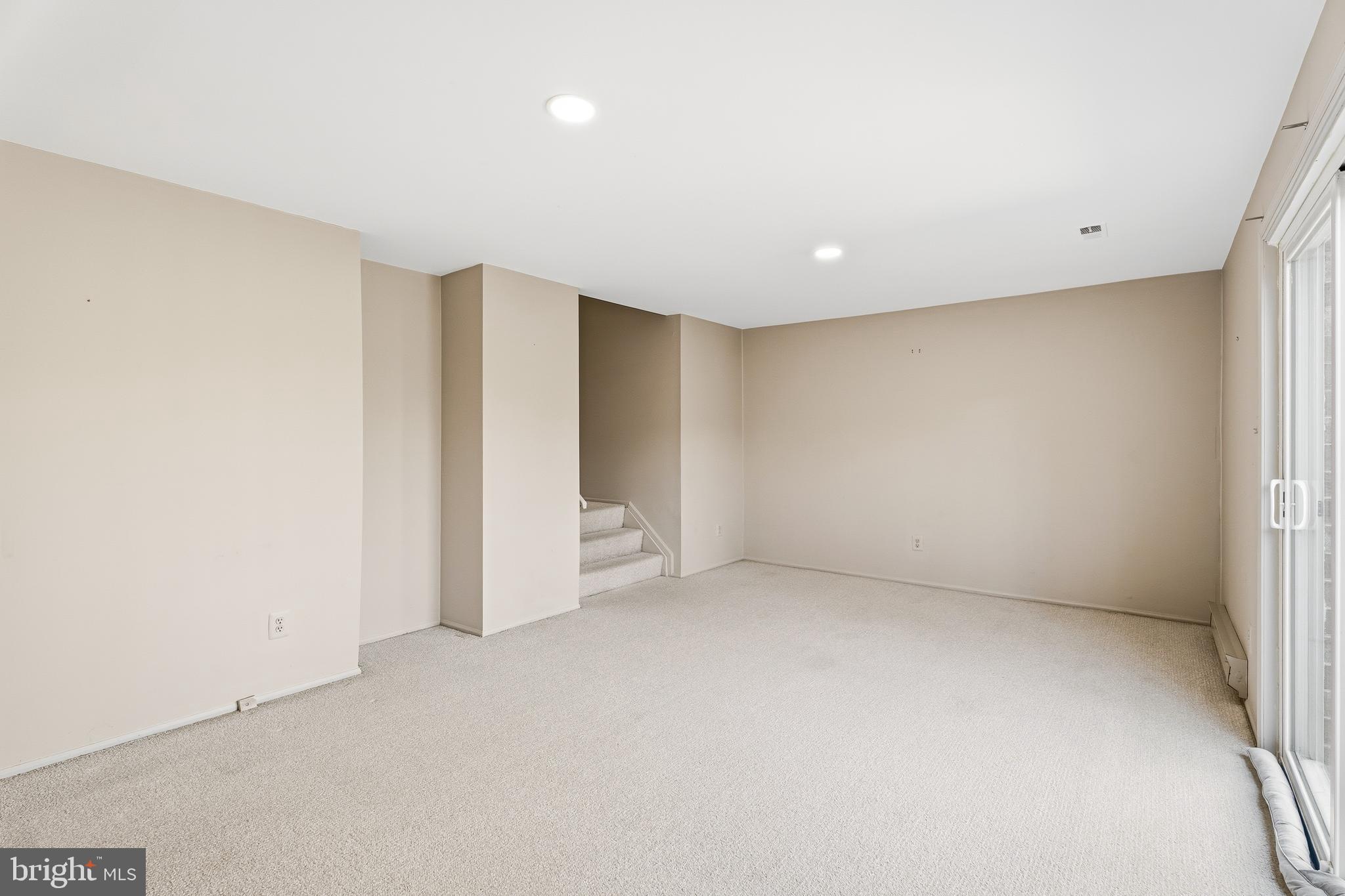 SUMMIT CHASE - Residential Lease