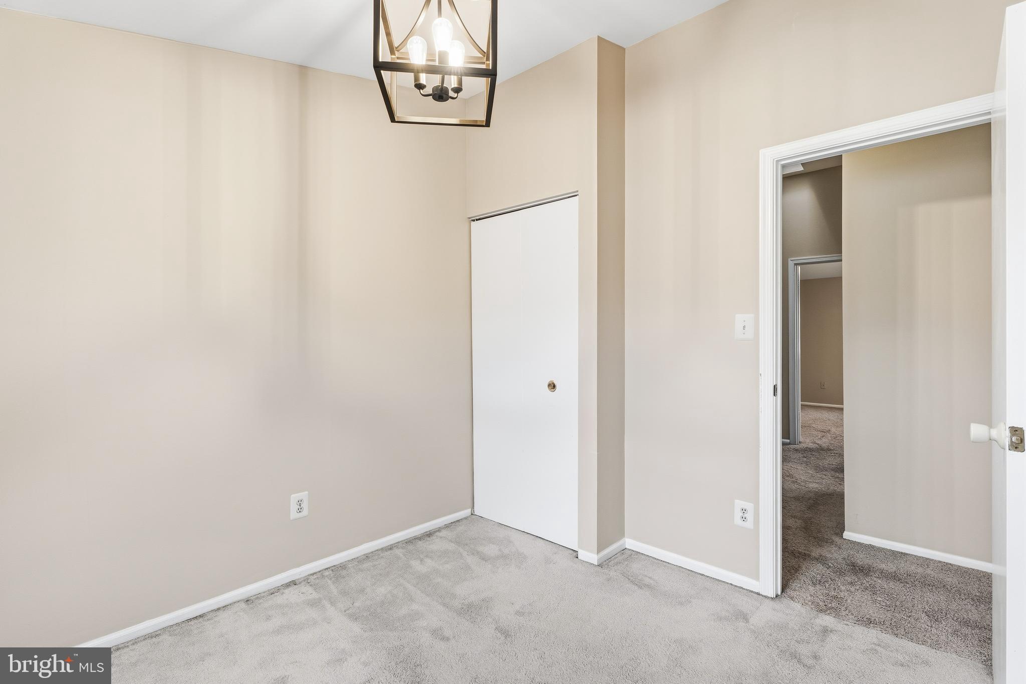 SUMMIT CHASE - Residential Lease