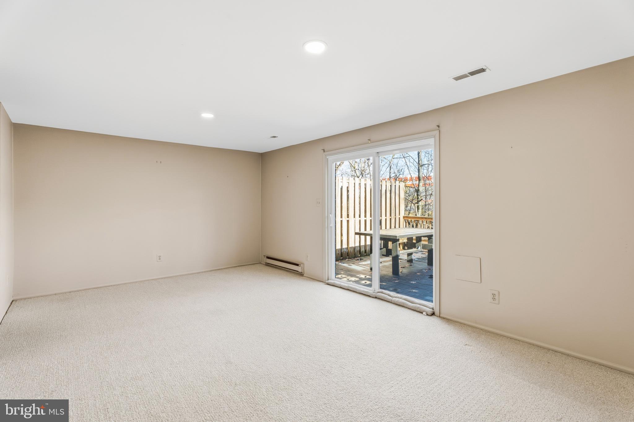 SUMMIT CHASE - Residential Lease