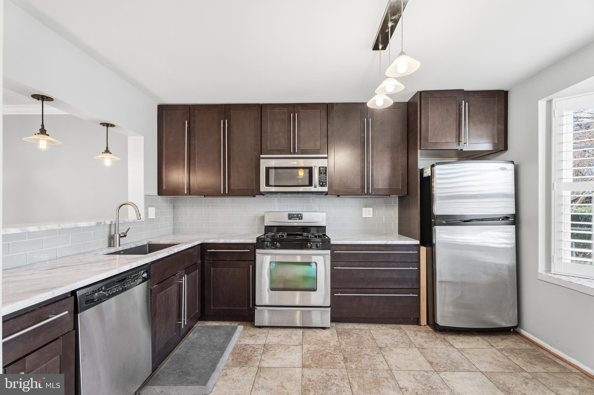 SUMMIT CHASE - Residential Lease