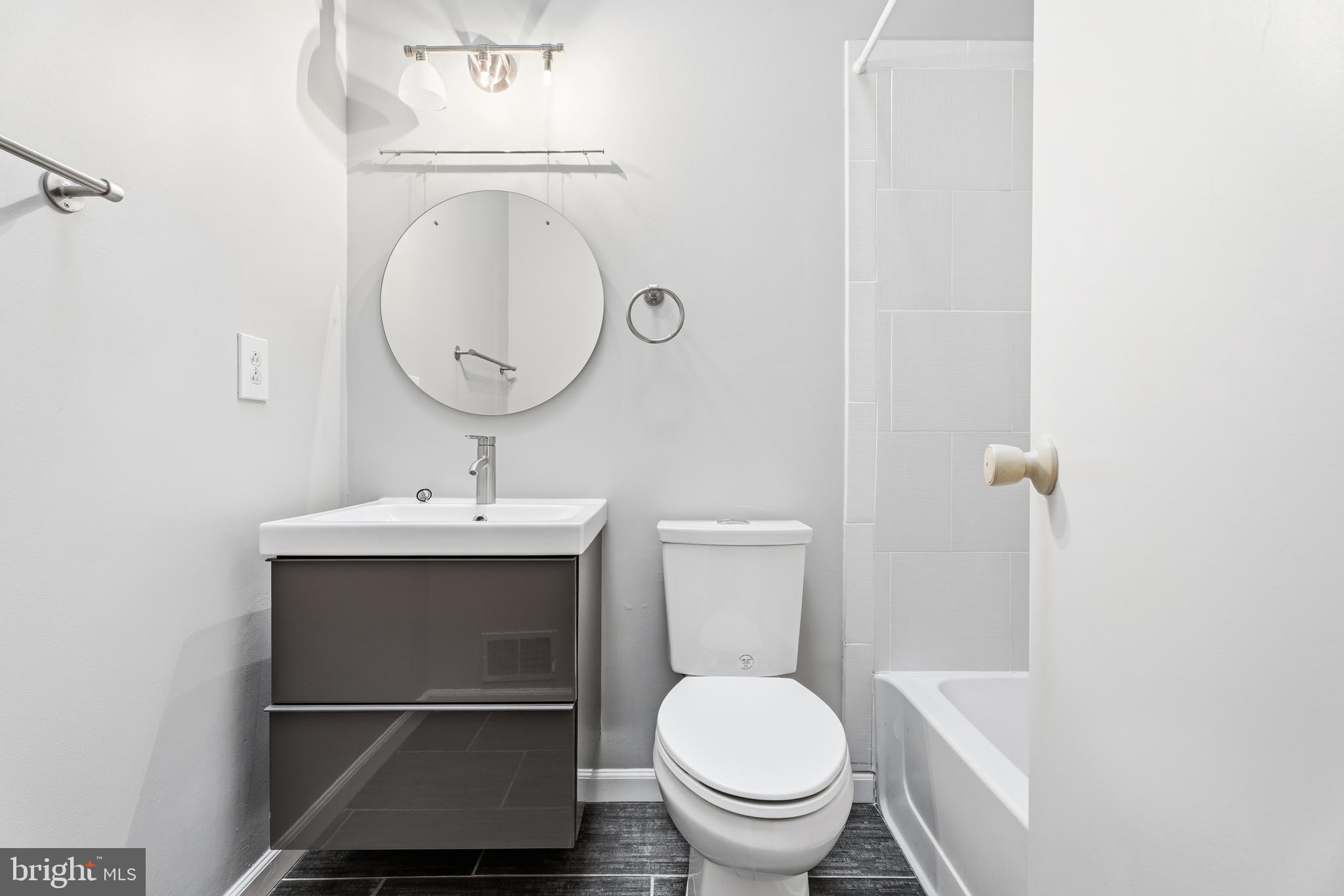 SUMMIT CHASE - Residential Lease