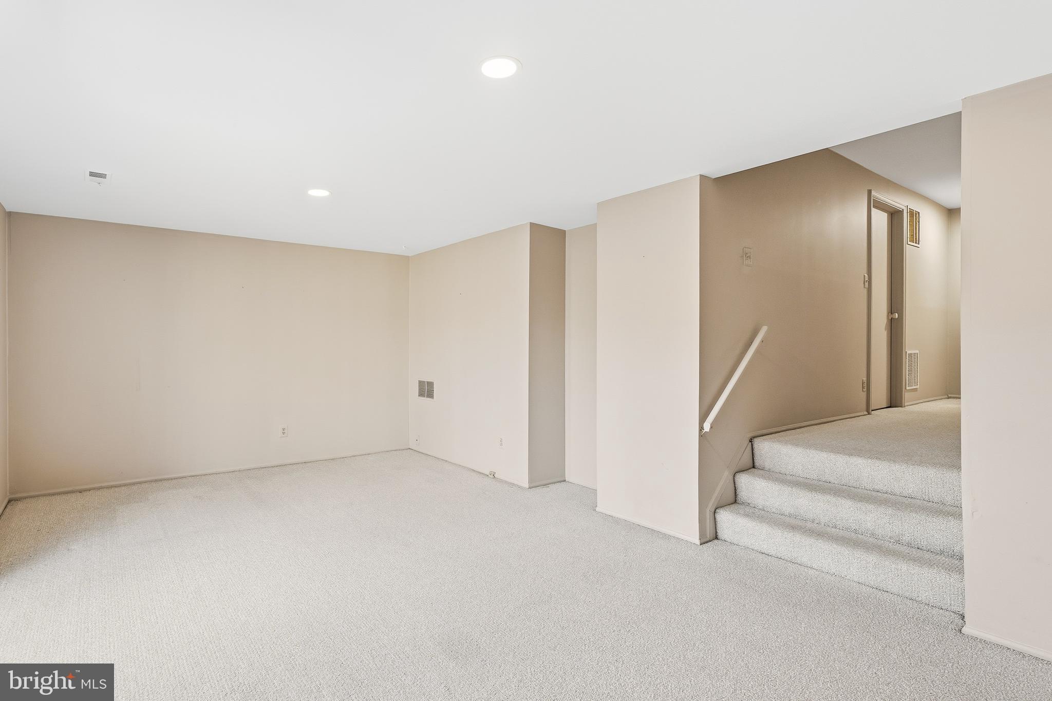 SUMMIT CHASE - Residential Lease